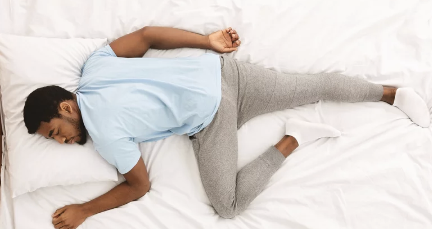 😴 How Your Sleeping Position Affects Your Spine (and Why It Matters)