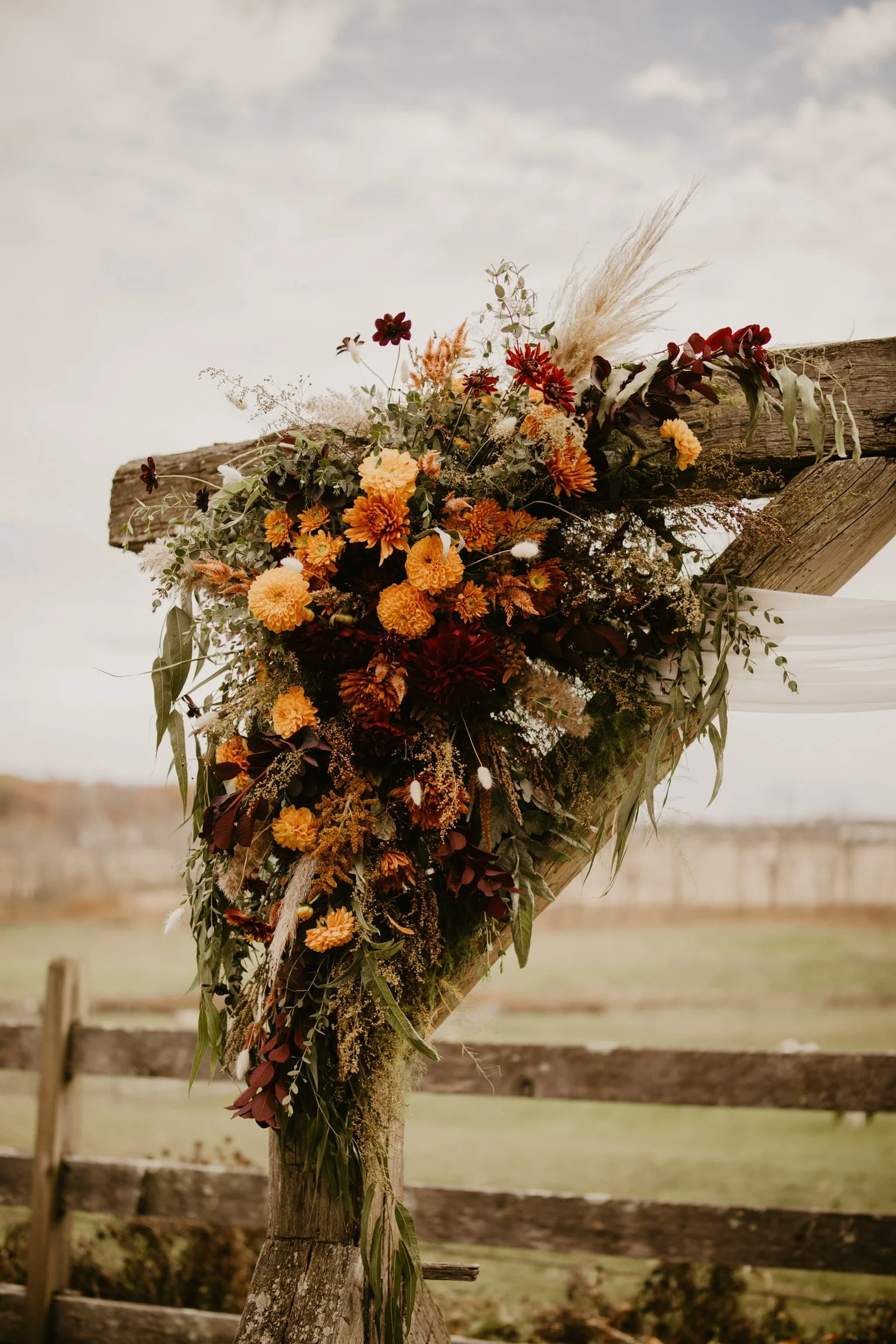 fall-wedding-arch.jpg