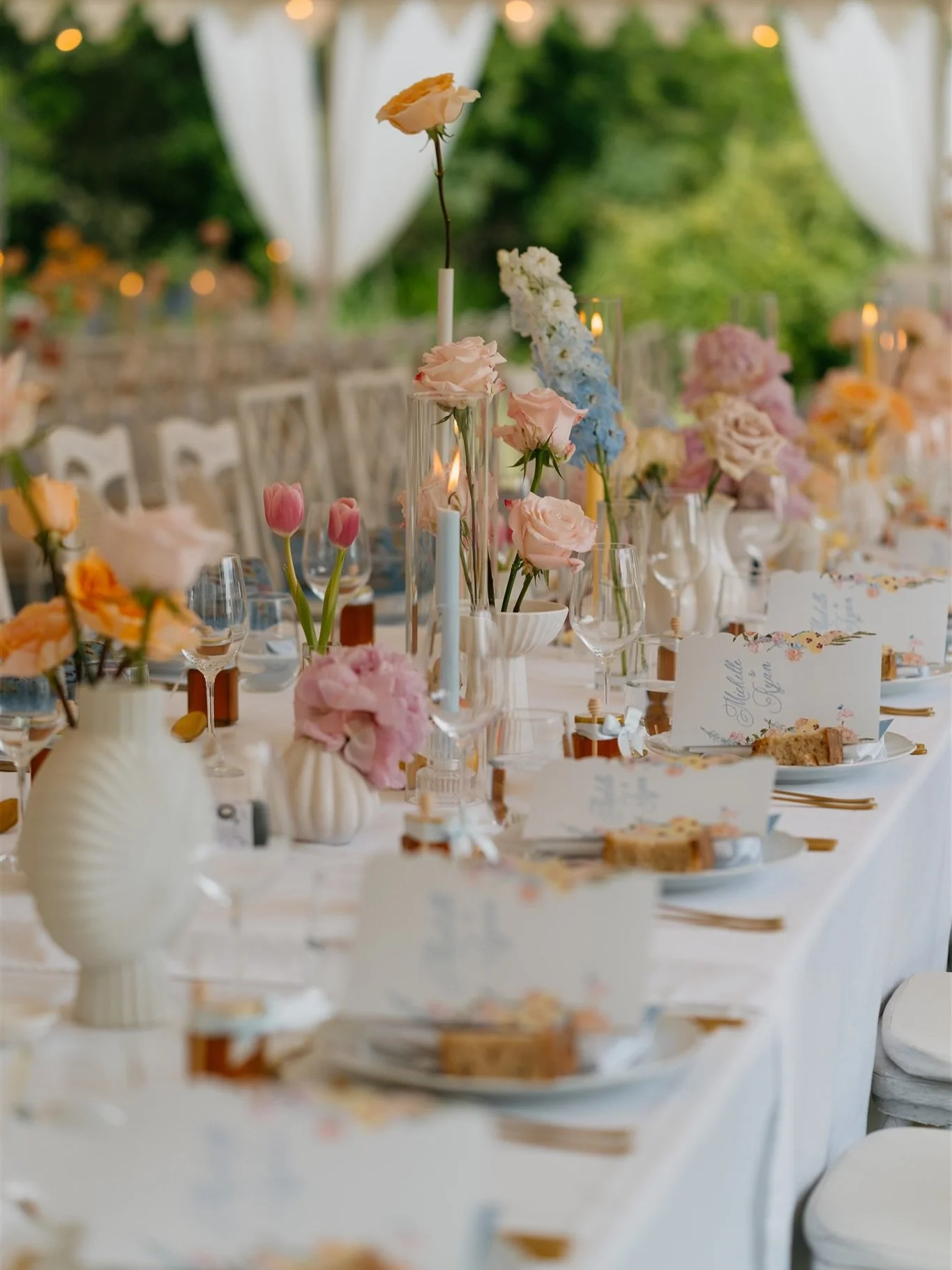 Michelle and Ryan&rsquo;s reception space featuring all our favourite flowers at the stunning @somerleys.suttonforest 

Captured by @keegancronin 
⠀⠀⠀⠀⠀⠀⠀⠀⠀
hello@theflowerpursuit.com.au
www.theflowerpursuit.com.au
&mdash;&mdash;&mdash;&mdash;&mdash;
