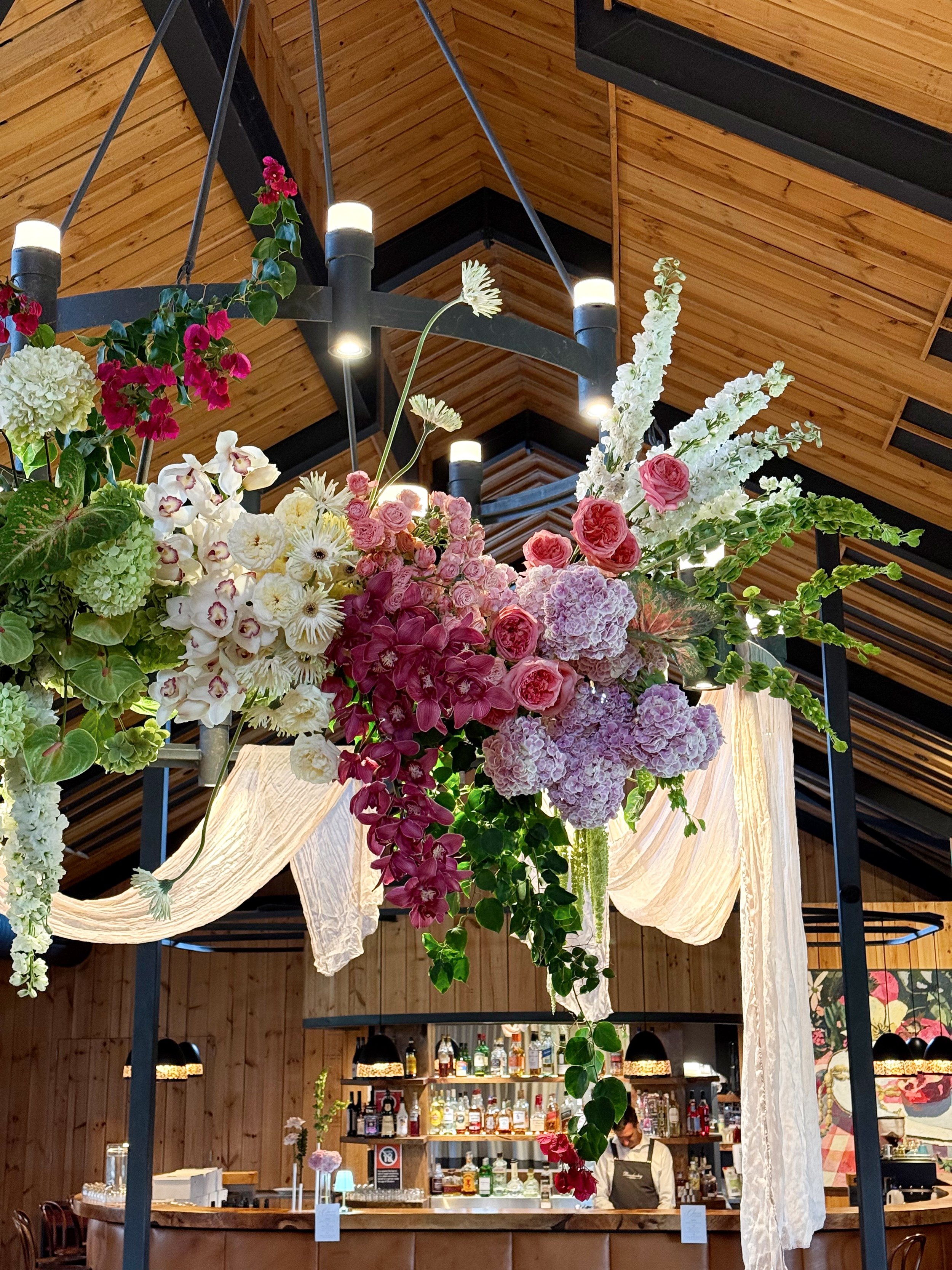 There&rsquo;s a certain feeling you get when you walk into Bendooley Stables and it always starts with the dance floor. ✨ @bendooleyestate 
⠀⠀⠀⠀⠀⠀⠀⠀⠀
That dance floor ring is big, bold and full of possibility. When dressed in flowers it becomes more 