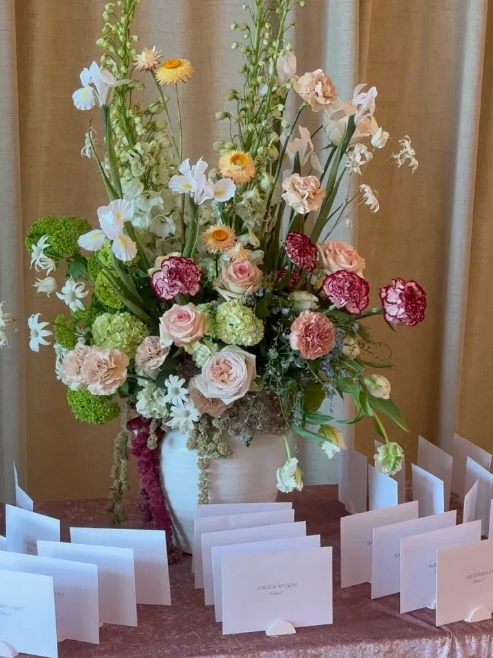 little look into Emma and Jacob&rsquo;s beautiful wedding at Crooked River.

From the delicate lace detailing and chocolate brown accents to a romantic colour palette of crisp whites and soft blush pinks, layered with dusty pinks, powder blue, greens