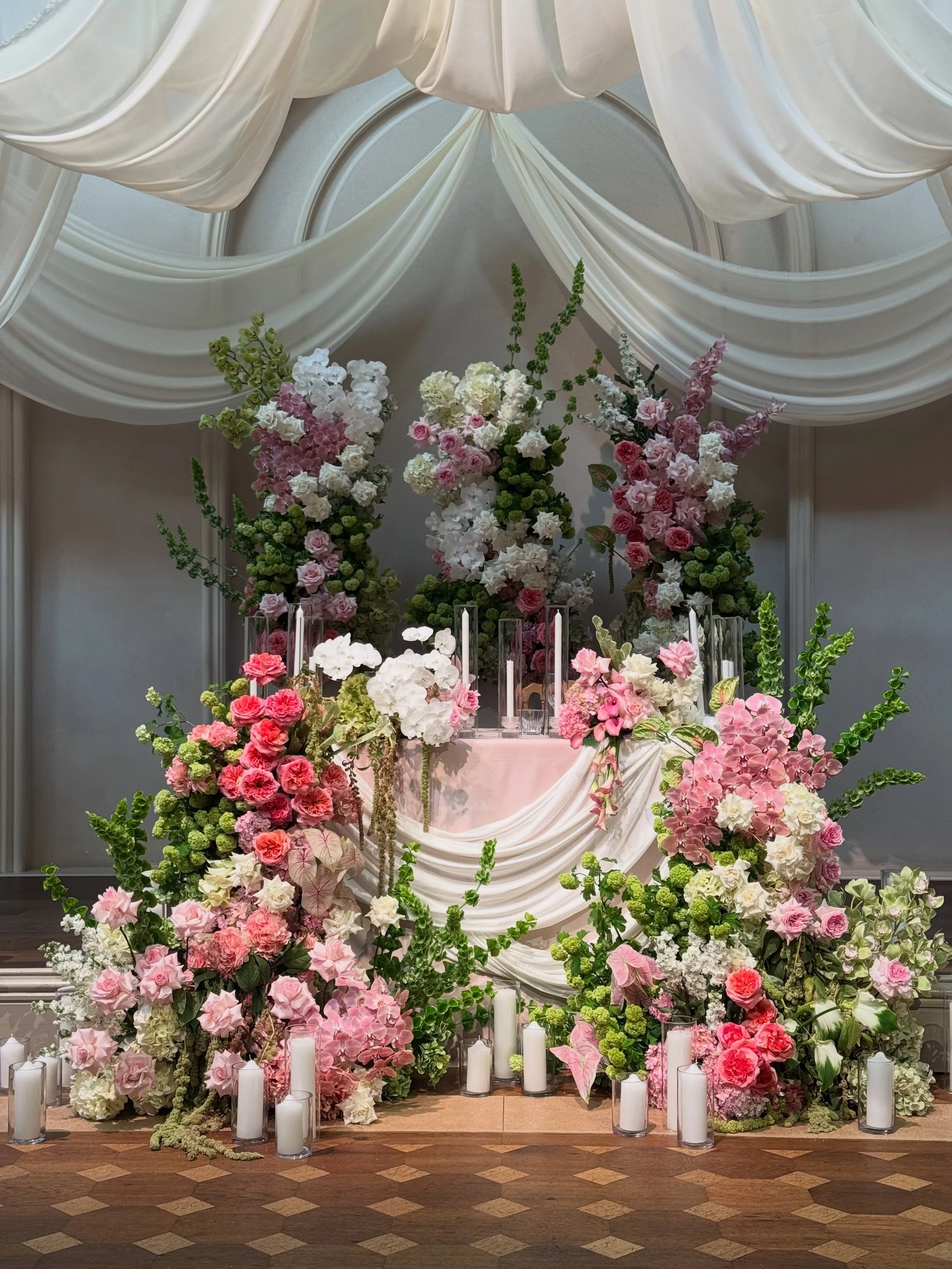Strawberry Matcha for Ashley and Anthony at The Eveleigh last weekend.🌸 @thegroundsevents 

We can&rsquo;t get enough of this palette!

Flowers | Styling | Stationery | Signage | Draping
hello@theflowerpursuit.com.au
#sydneyweddingflowers #sydneywed