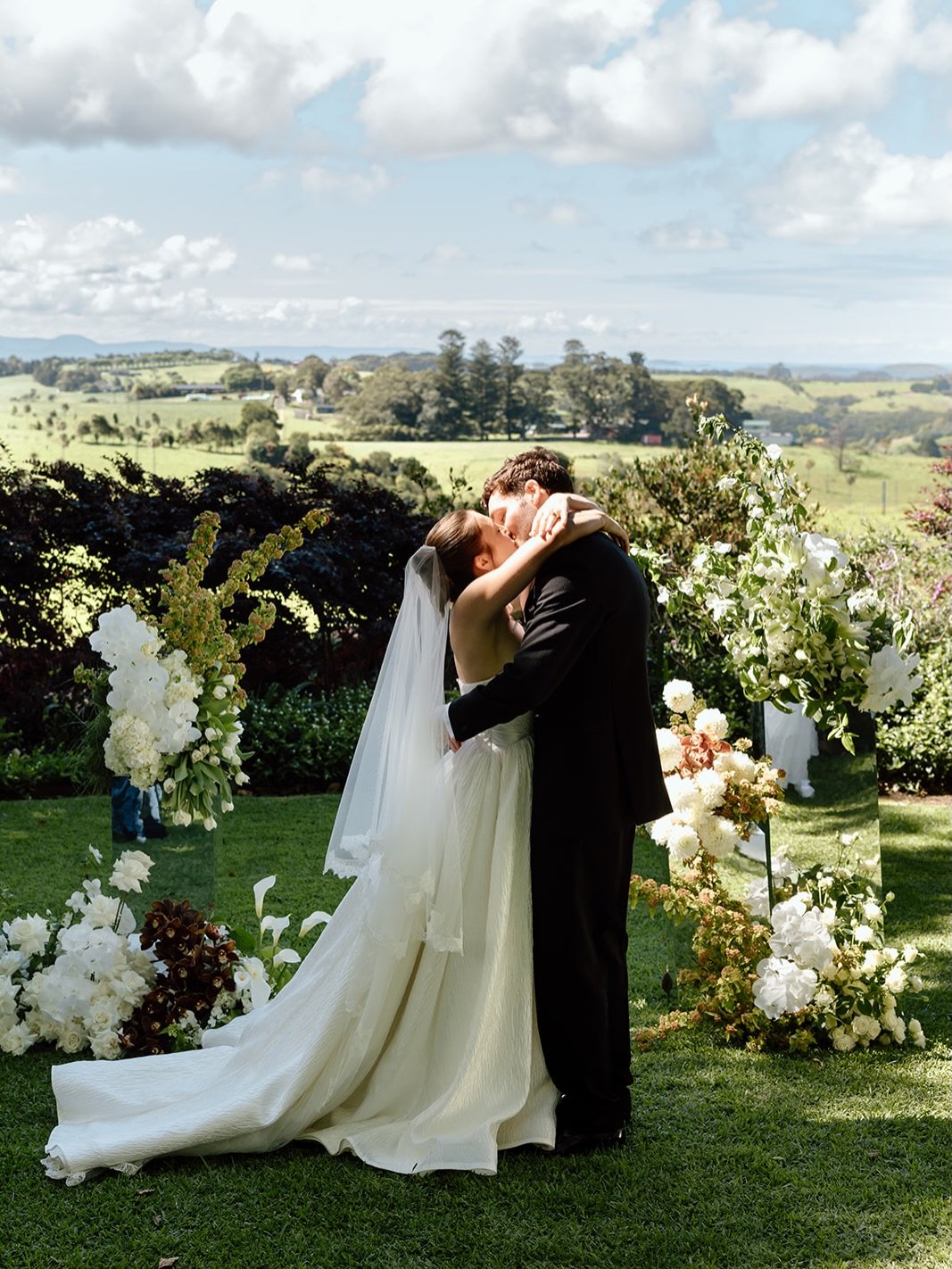 A little sneak peek into Liv &amp; Harry&rsquo;s day at @greyleigh.kiama last Saturday.🤎

A perfect colour palette of crisp whites, fresh greens and chocolate brown.

Chocolate brown draping lined the aisle as guests approached the ceremony, leading