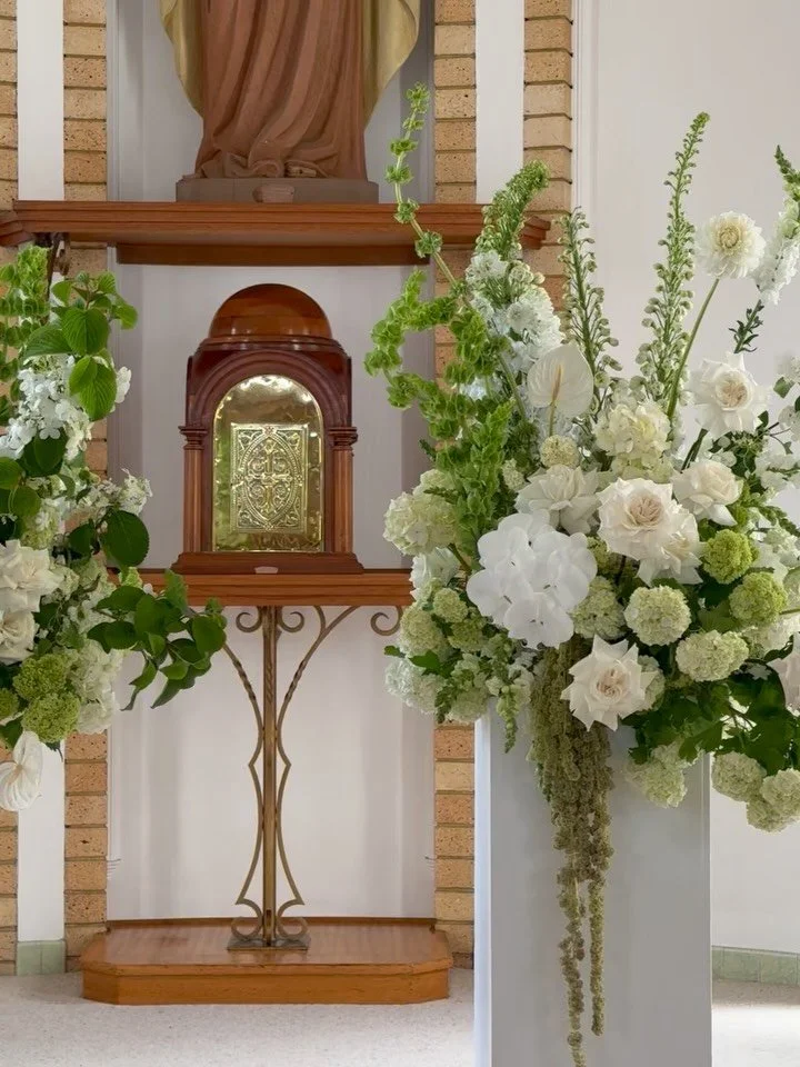 A few of our favourite moments from last Sunday with our beautiful couple Emily and Daniel at @hartzerpark and @bendooleyestate 🤍

It all begins here.
Flowers | Styling | Stationery | Signage | Draping
hello@theflowerpursuit.com.au

#bendooleyestate