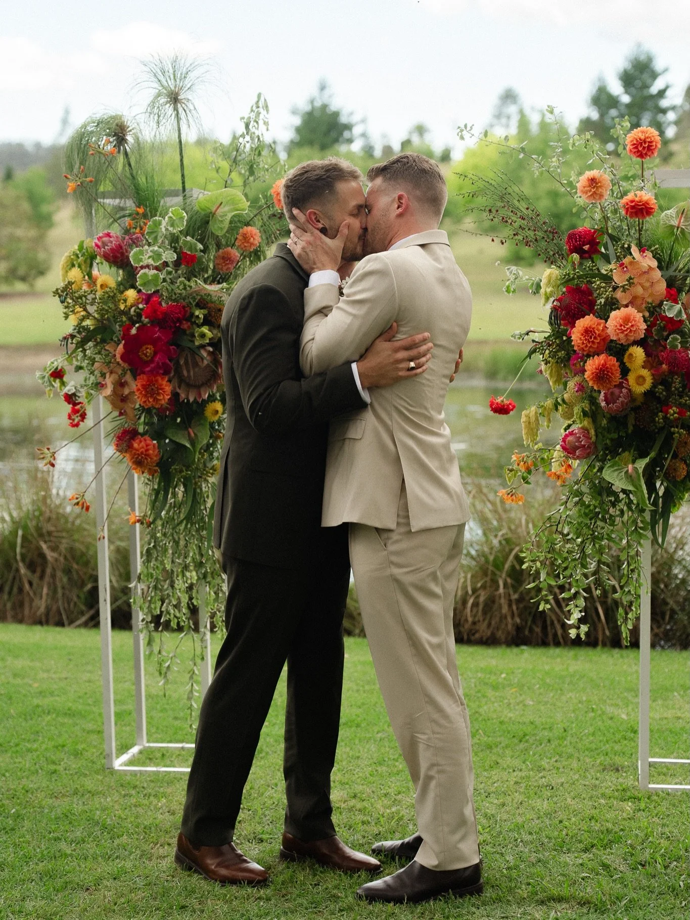 Take us back to last weekend with Joe &amp; Nick at @thewoodhousewollombi. 🤎

One of our favourite couples at one of our favourite venues, with complete creative freedom to bring their vision to life through a native floral brief.

It all begins her