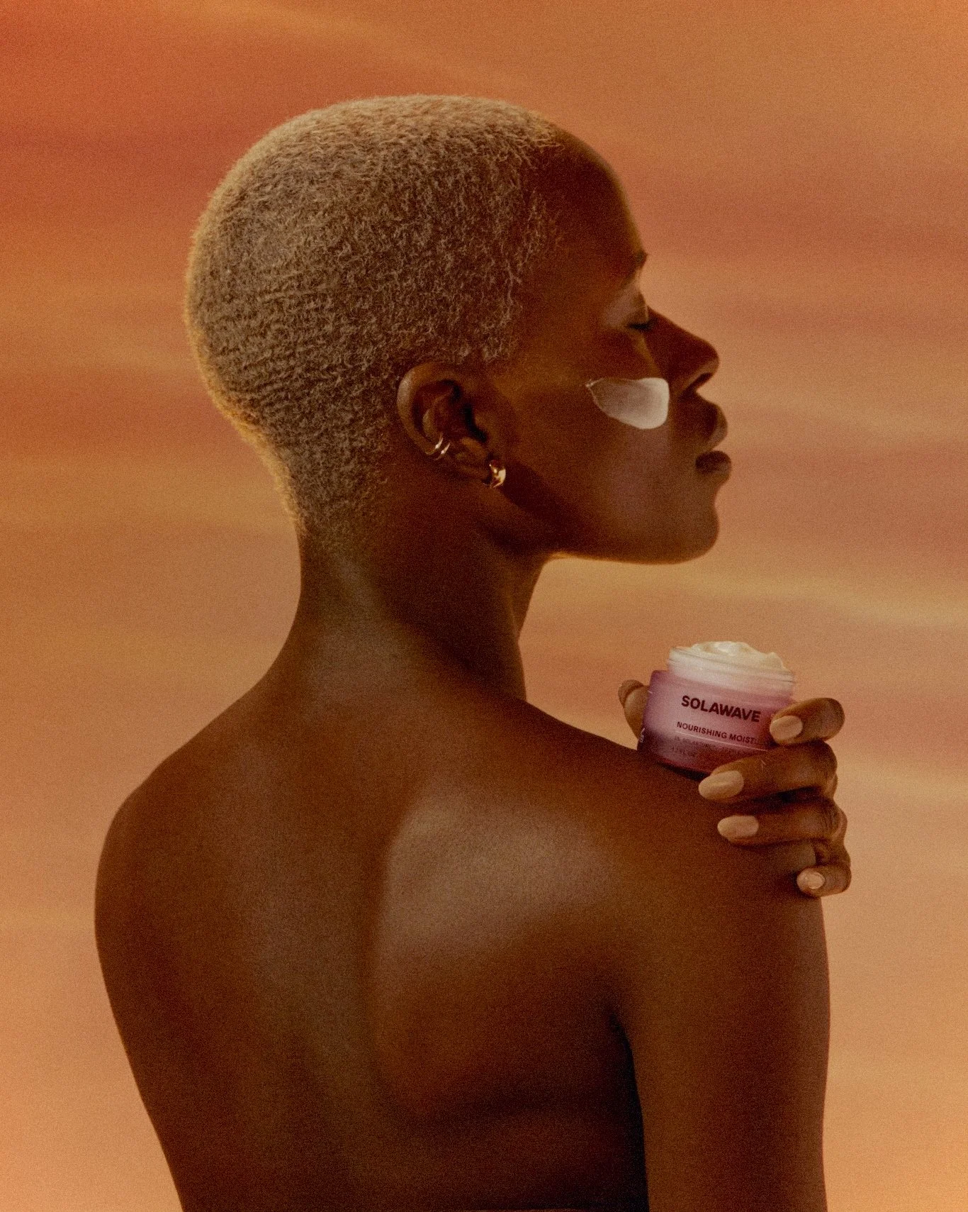 MOISTURIZING_CREAM_SOLABIOME_OnModel_editorial_WOKIE_JG_14559.jpg
