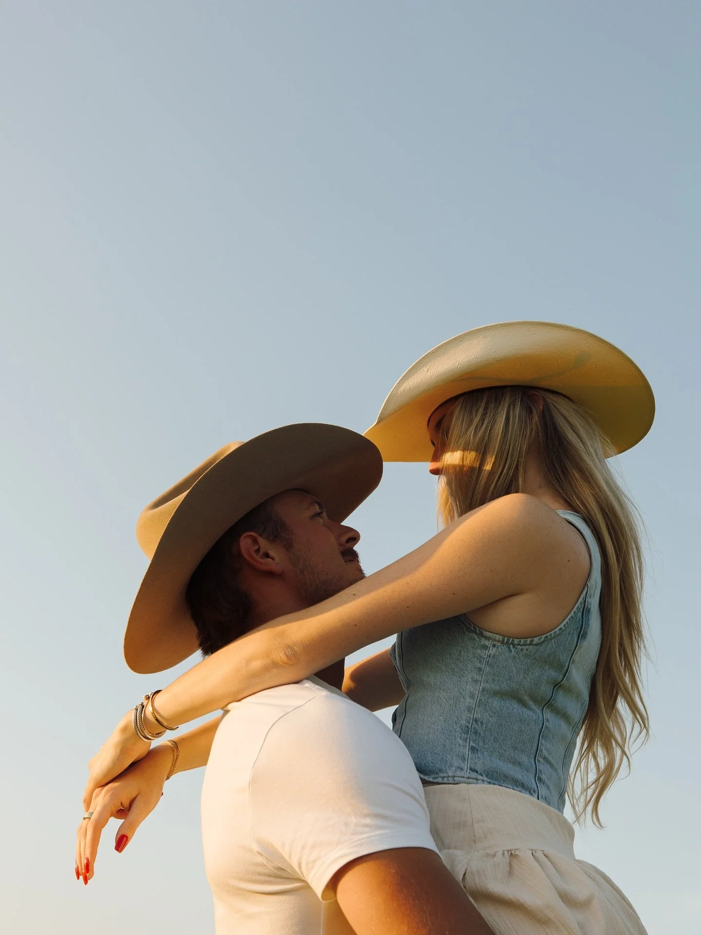GIVEAWAY TIME ✨

In celebration of hitting 10K (what!? 🥲), I&rsquo;m giving away a FREE couples session to say thank you for all the love + support!

How to enter:
⭐️Like this post
⭐️Tag a friend in the comments &mdash; each tag = 1 entry!
 (you can