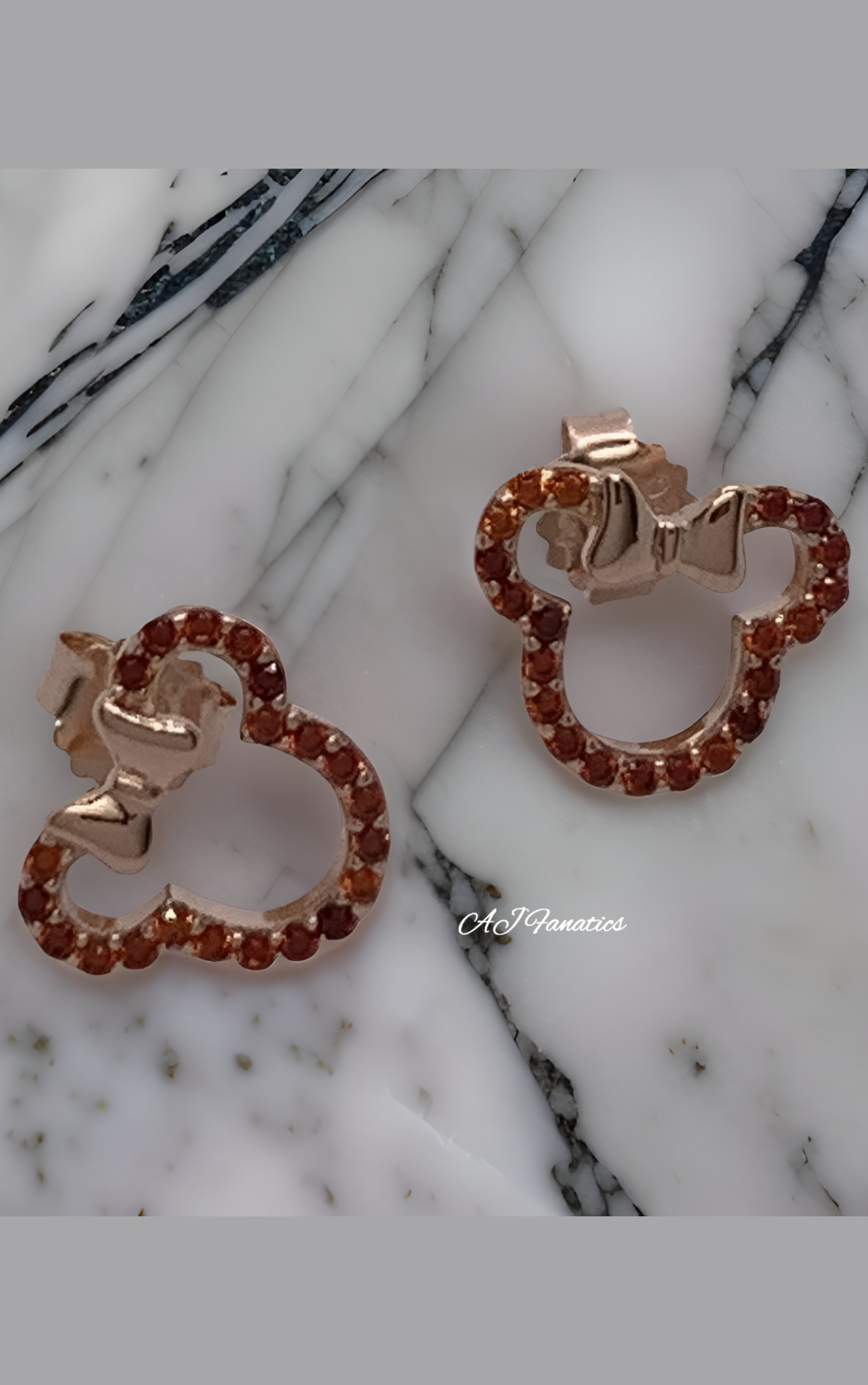 Bear-y Small Bowtie Studs Earrings-RGD-Dark-Garnet#.png