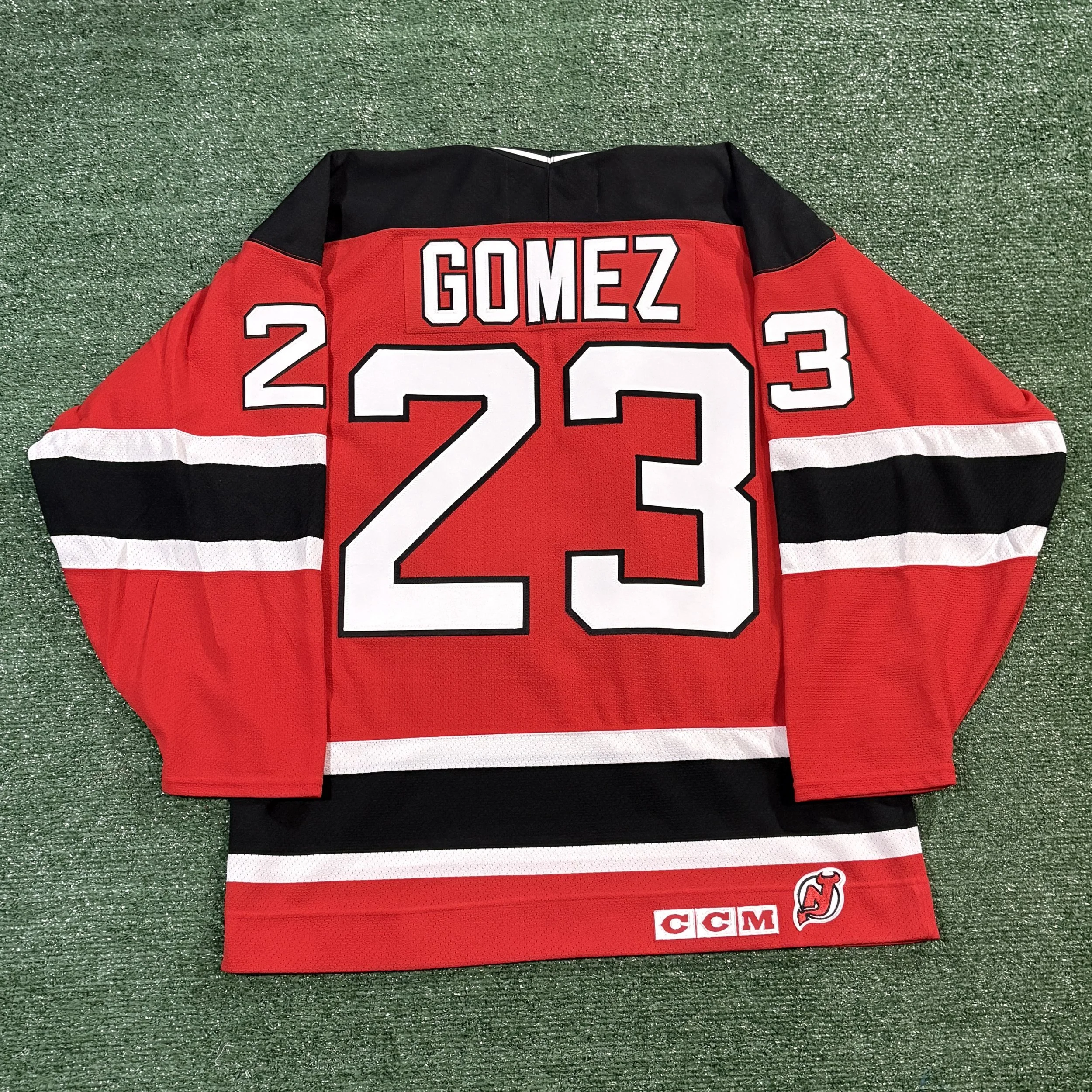 Scott Gomez New Jersey Devils CCM 2000 Red Jersey - Sz. L