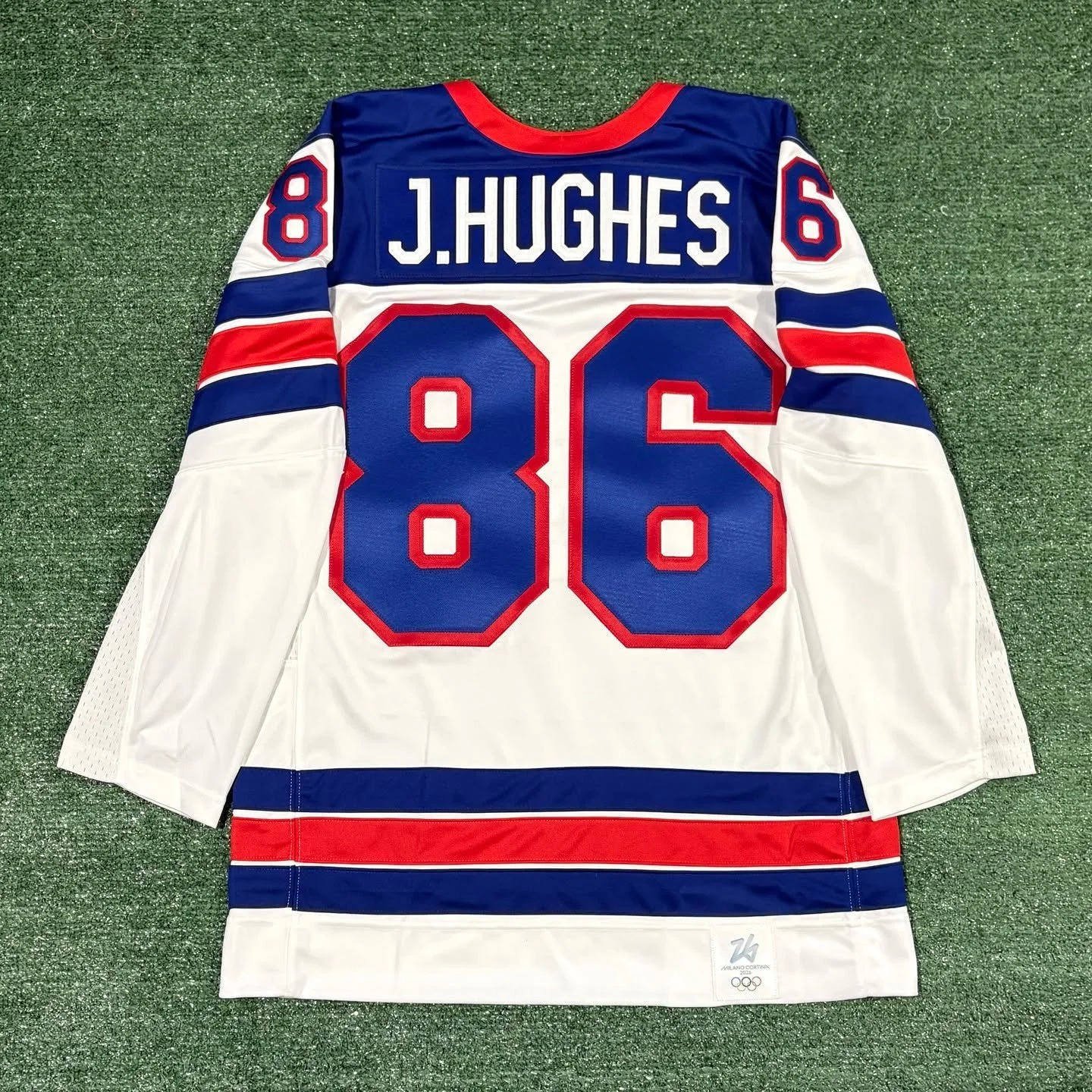 Jack Hughes Team USA Jersey

Weird cut on these Nike jerseys but the design is simple and classic!

Full kit made in-house