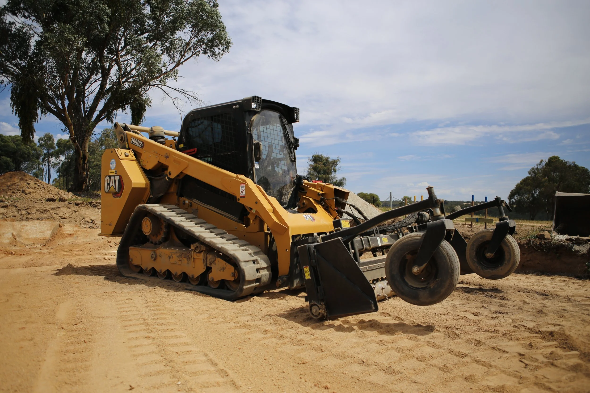 Harley Rake: Ideal for leveling soil, seedbed preparation, and gravel restoration.