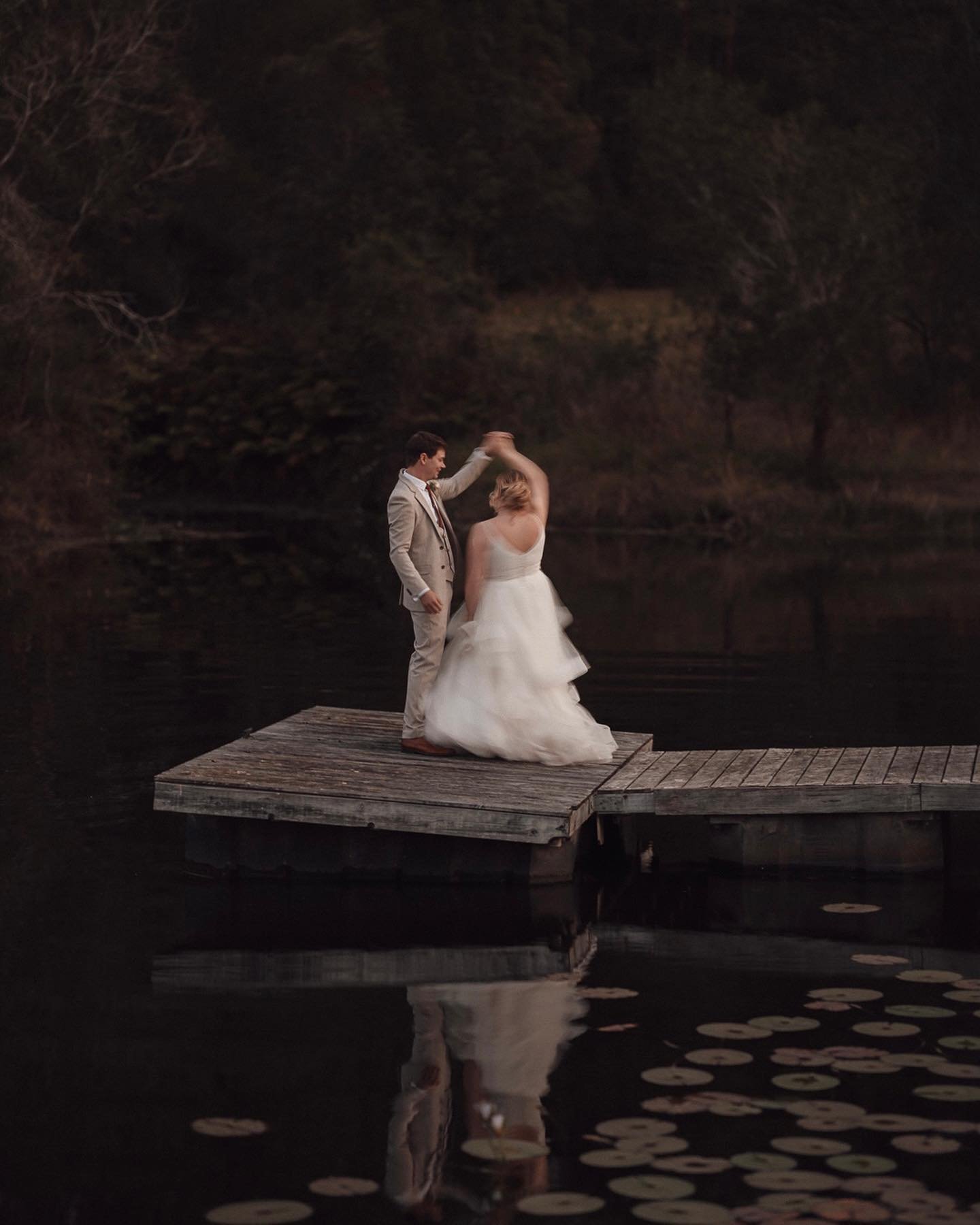A sunset slow dance on the jetty 🤍

Jason &amp; Taryn
21.09.23