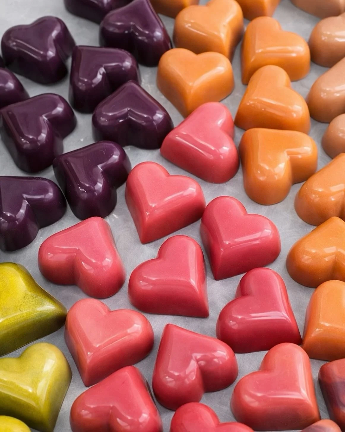 Love at first bite 💘

Our Sweet Hearts are now available for Valentine&rsquo;s Day pre-order &mdash; glossy, handcrafted and filled with flavours made to fall for.

Cherry Pistachio
PB&amp;J
Strawberries
Peaches &amp; Cream
Lime Coconut
Passionfruit