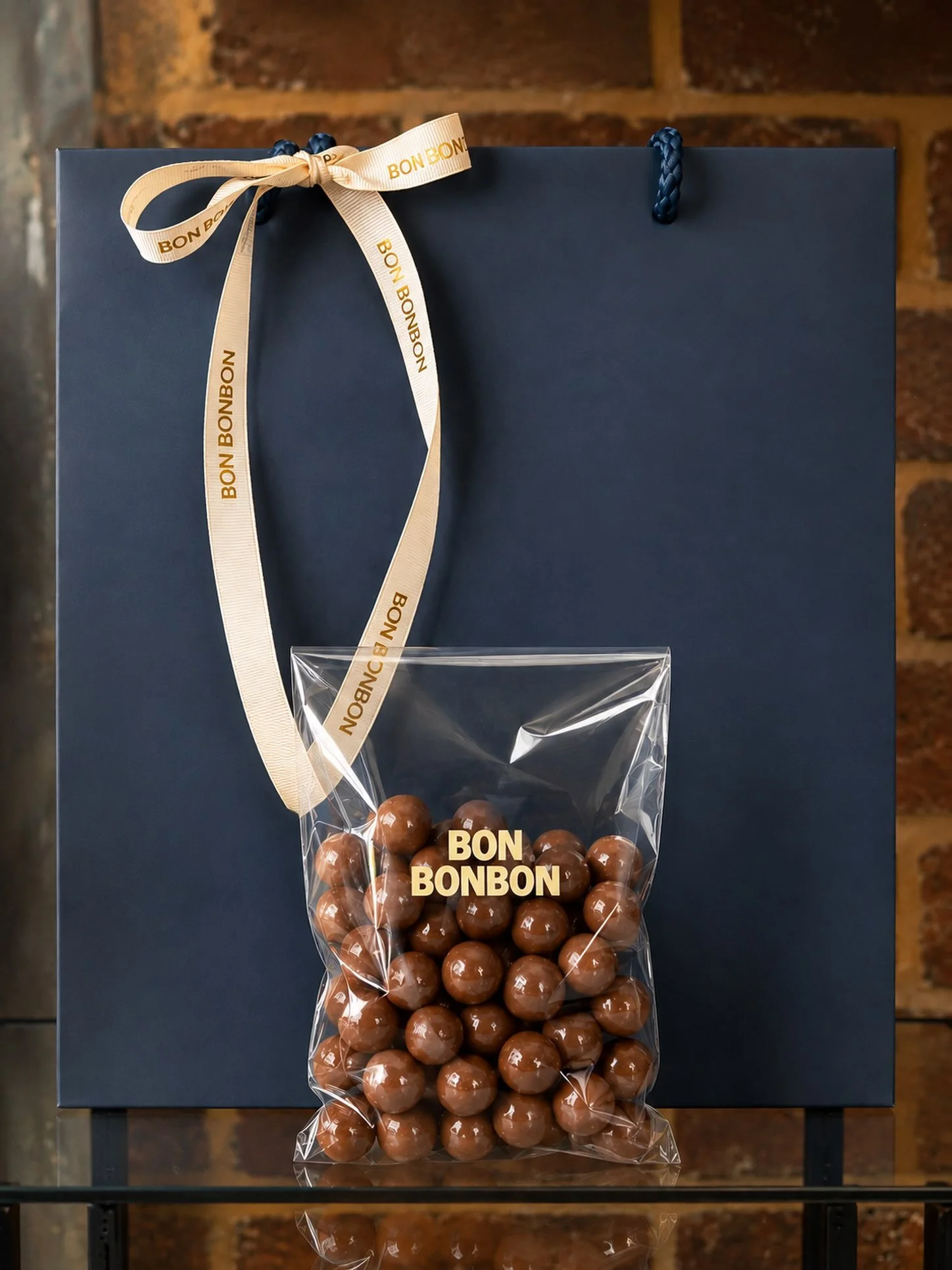 Introducing the newest addition to the Bon Bonbon collection.

Our Chocolate-Coated Macadamia Drag&eacute;es&hellip; made with premium Australian grown macadamias.

🤎 Handcrafted in East Fremantle.

#BonBonbon #ChocolateDragees #Macadamias #eastfrem