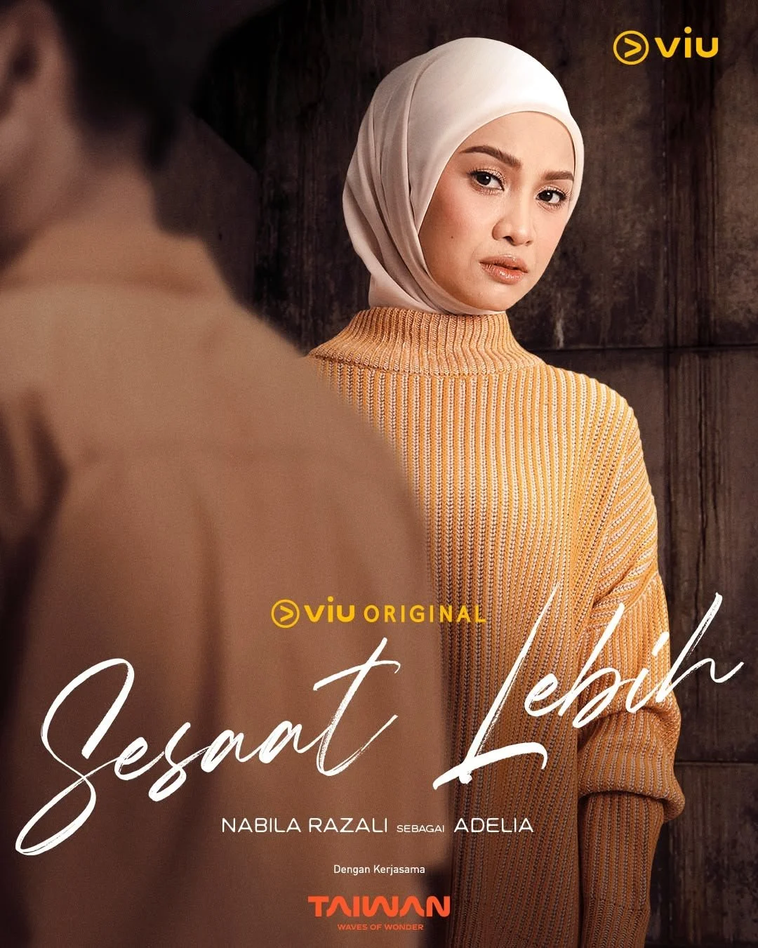 VIU_Sesaat Lebih_CAST POSTER ADELIA 1080x1350.jpg