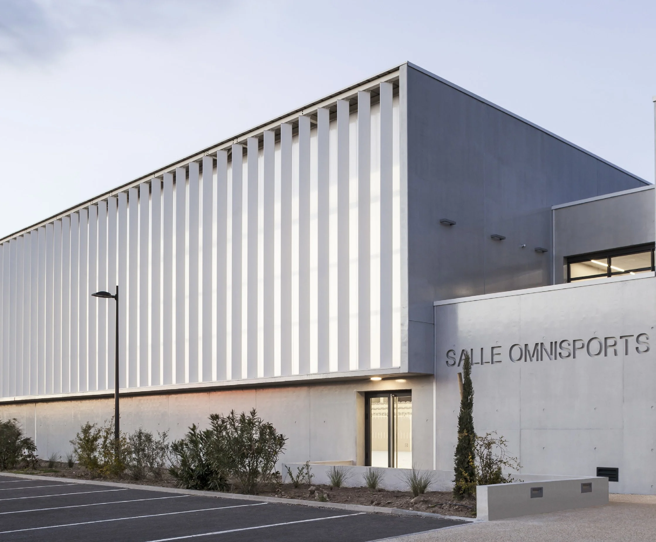 CITTÀ-FICHE-RÉFÉRENCE-BOLLENE-SALLE-OMNISPORTS.jpg