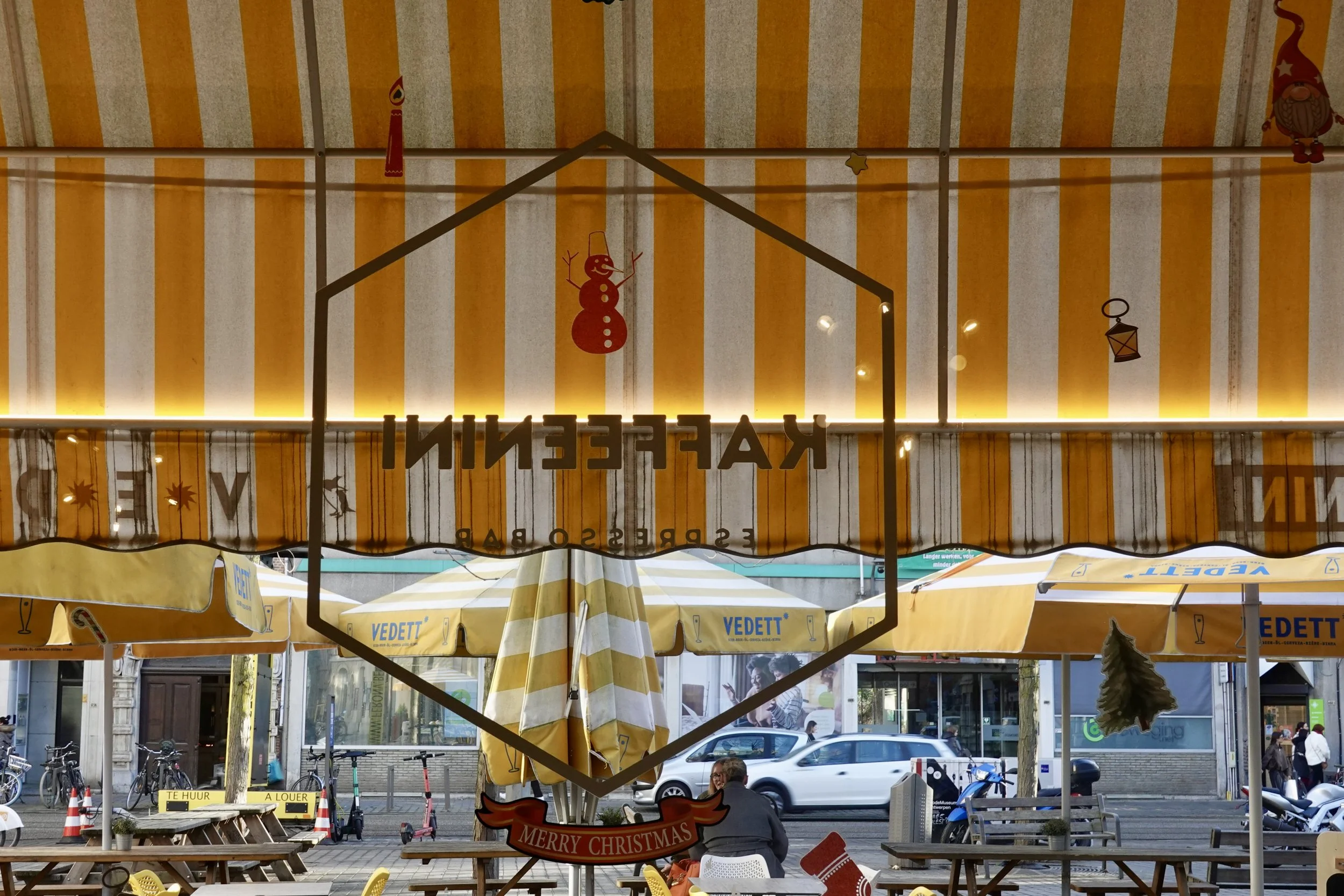 Hallo 26 - Tee trinken