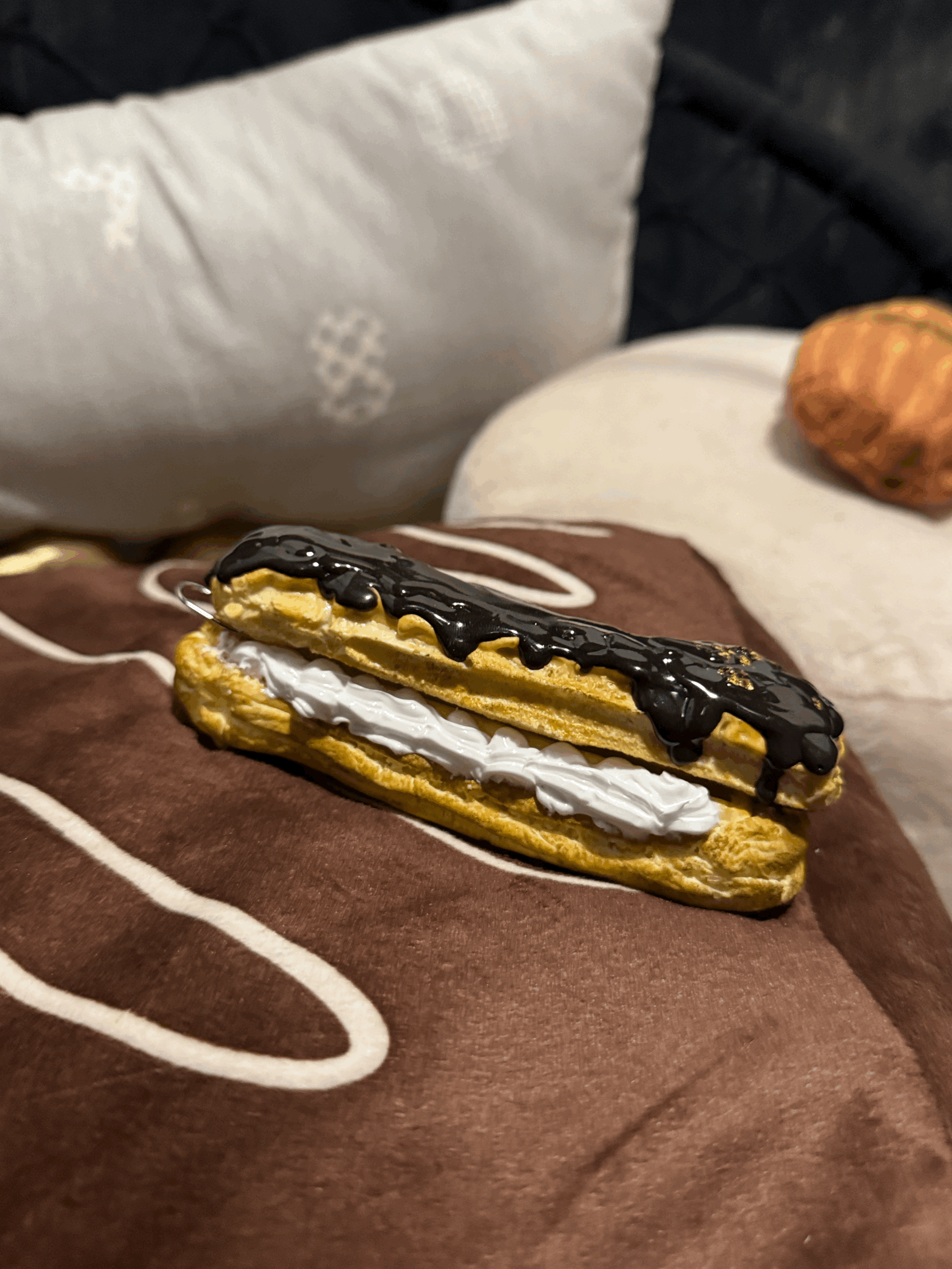 n74 エクレア チャーム＆お香立て｜Éclair Charm & Incense Holder｜閃電泡芙掛飾及香座