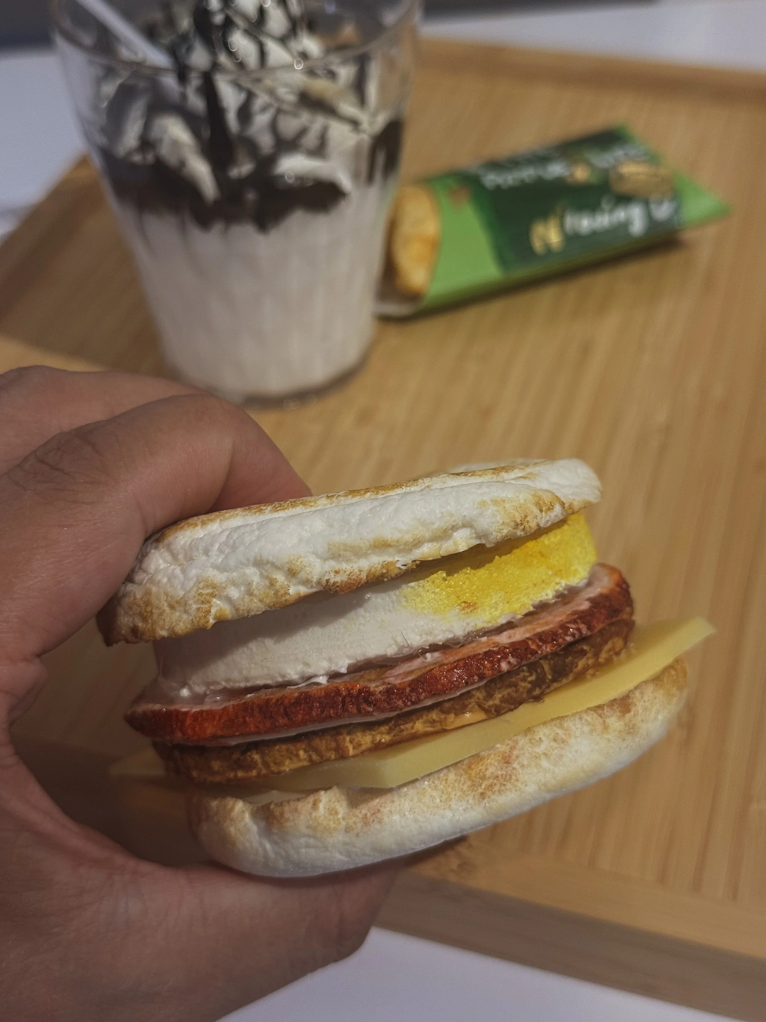 Make one Egg McMuffin food-replica storage box in our Kita-ku studio. Adjust the thickness, colour and grill marks of its five layers. Each additional layer costs ¥1,000. Approximately 120 minutes, ¥8,000. Suitable for ages 8 and above.