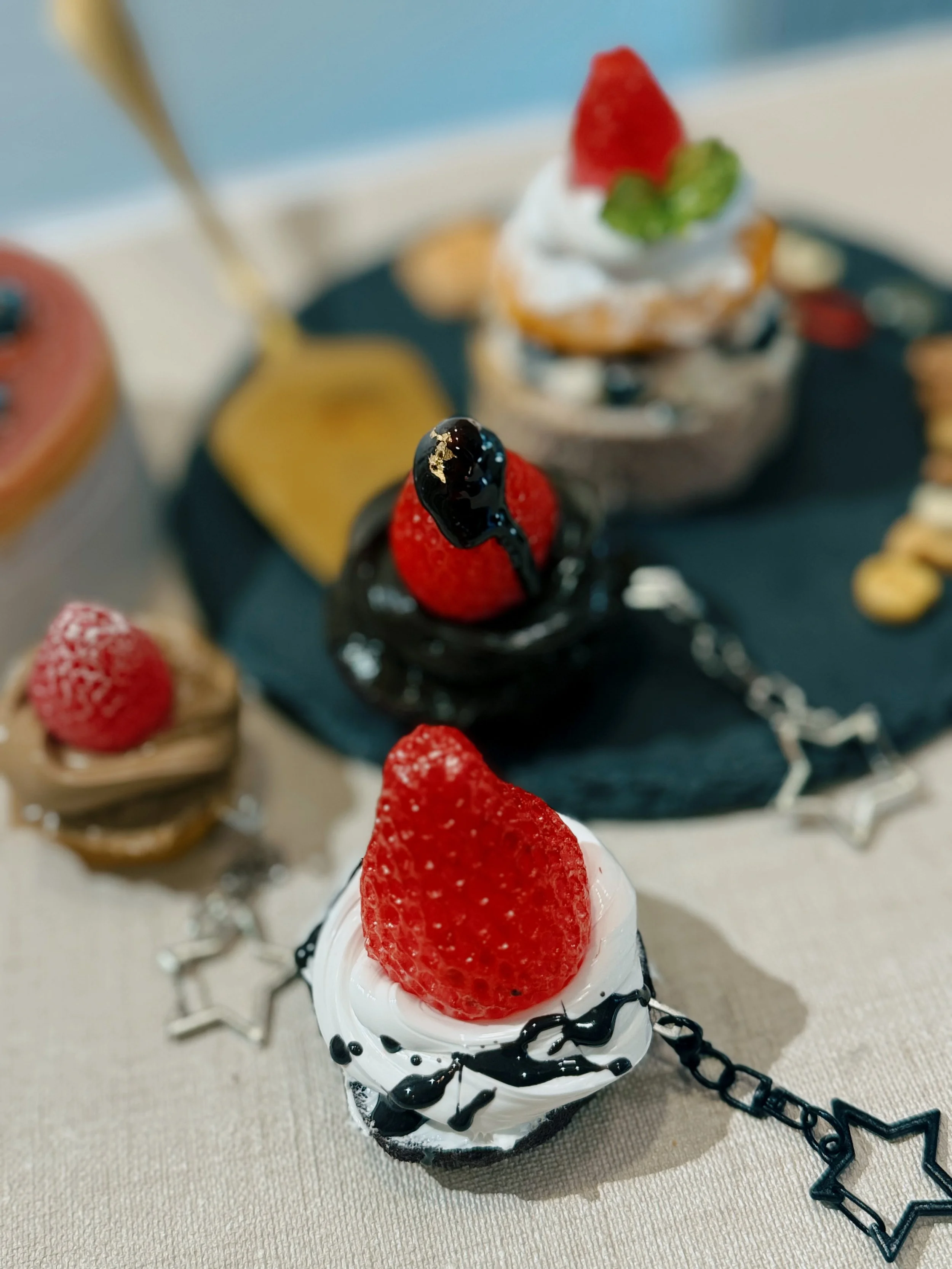 N65: Bite-Sized Strawberry Cake Charm (45mins)
