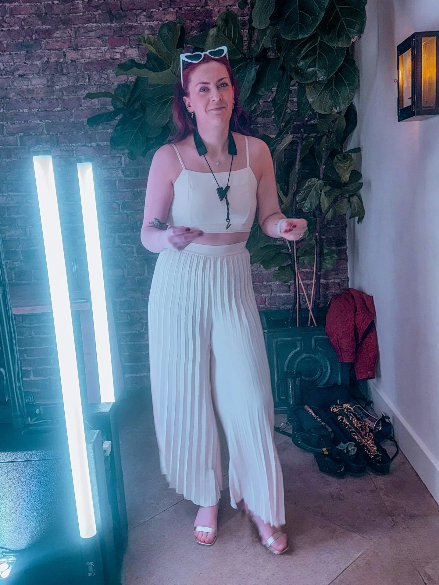 Caught me having a pre-set boogie 💃
&bull;
&bull;
&bull;
#UKWedding #WeddingEntertainment #WeddingReception #WeddingPlanningUK #BrideToBeUK WeddingInspiration weddingparty party