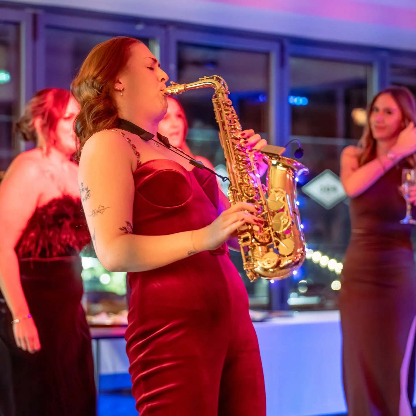Red is my new personality ❤️
&bull;
&bull;
&bull;
📸 @mgcreativepix 
#sax #saxophone #saxplayer #wedding #party weddingparty weddingsax musician entertainment fyp weddinginspo partyinspo weddingmusic music femalemusician