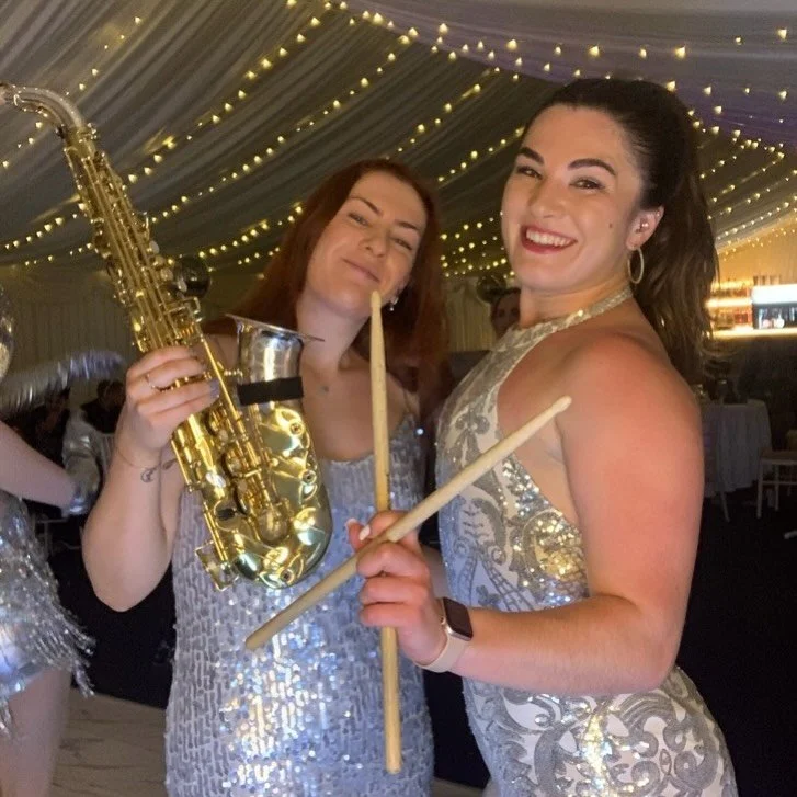 The amount of love I have for this lady ❤️ @kristixdrumming 
&bull;
&bull;
&bull;
#sax #saxophone #saxplayer #bongos #party