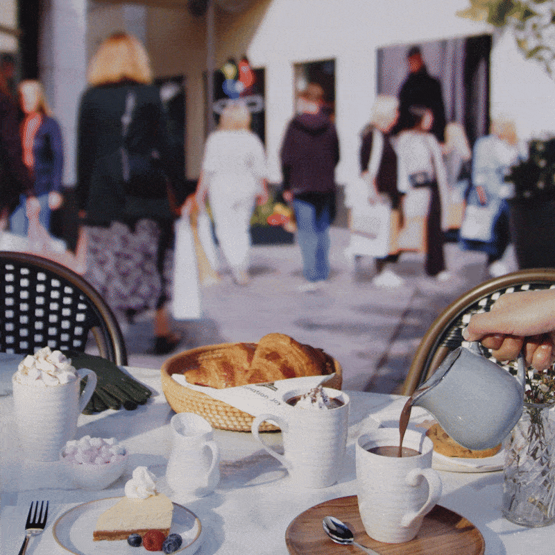 F&B Non-Seasonal_6s Edit_1080x1080_Hot Chocolate and Pastries.gif