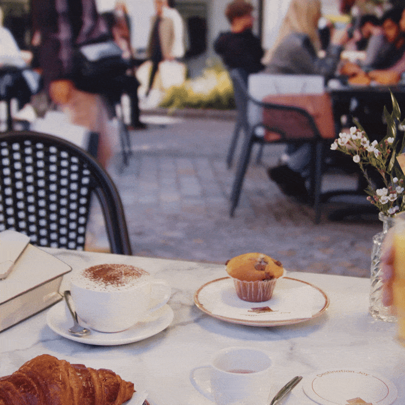 F&B Non-Seasonal_6s Edit_1080x1080_Breakfast and Pastries.gif