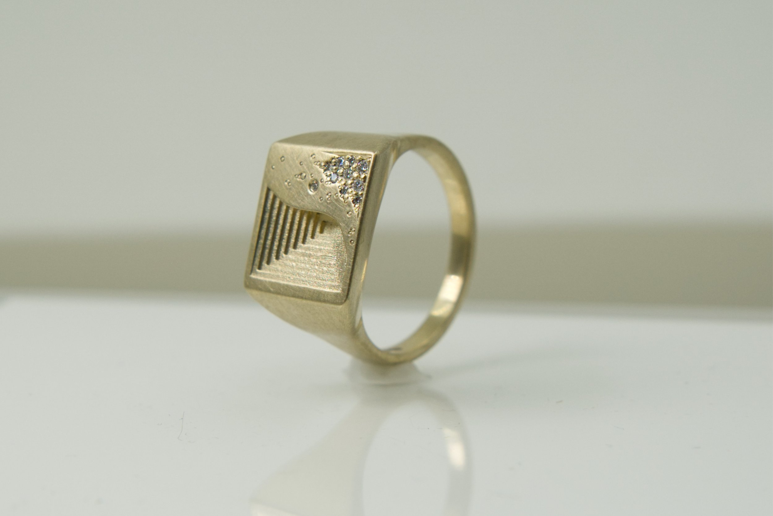 Ruins Ring_Side.jpg