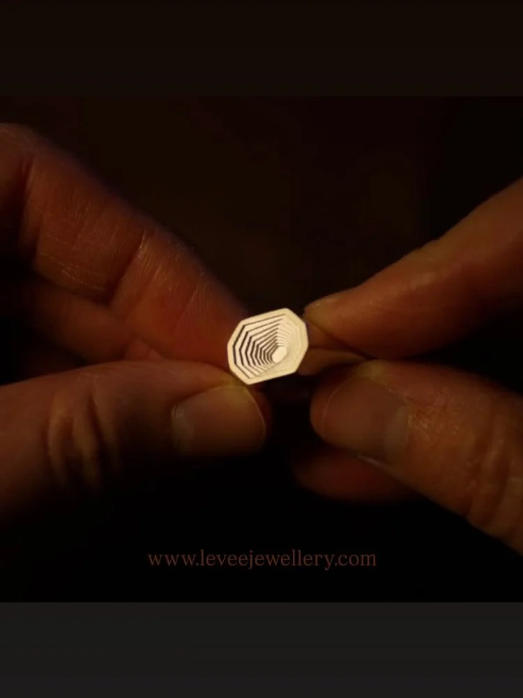 Layers, silver, gold and sparkling texture&hellip; inspired by the Multiplane camera and a background in sound and music - Levee Jewellery, Inquisitive by Design
Visit www.leveejewellery.com