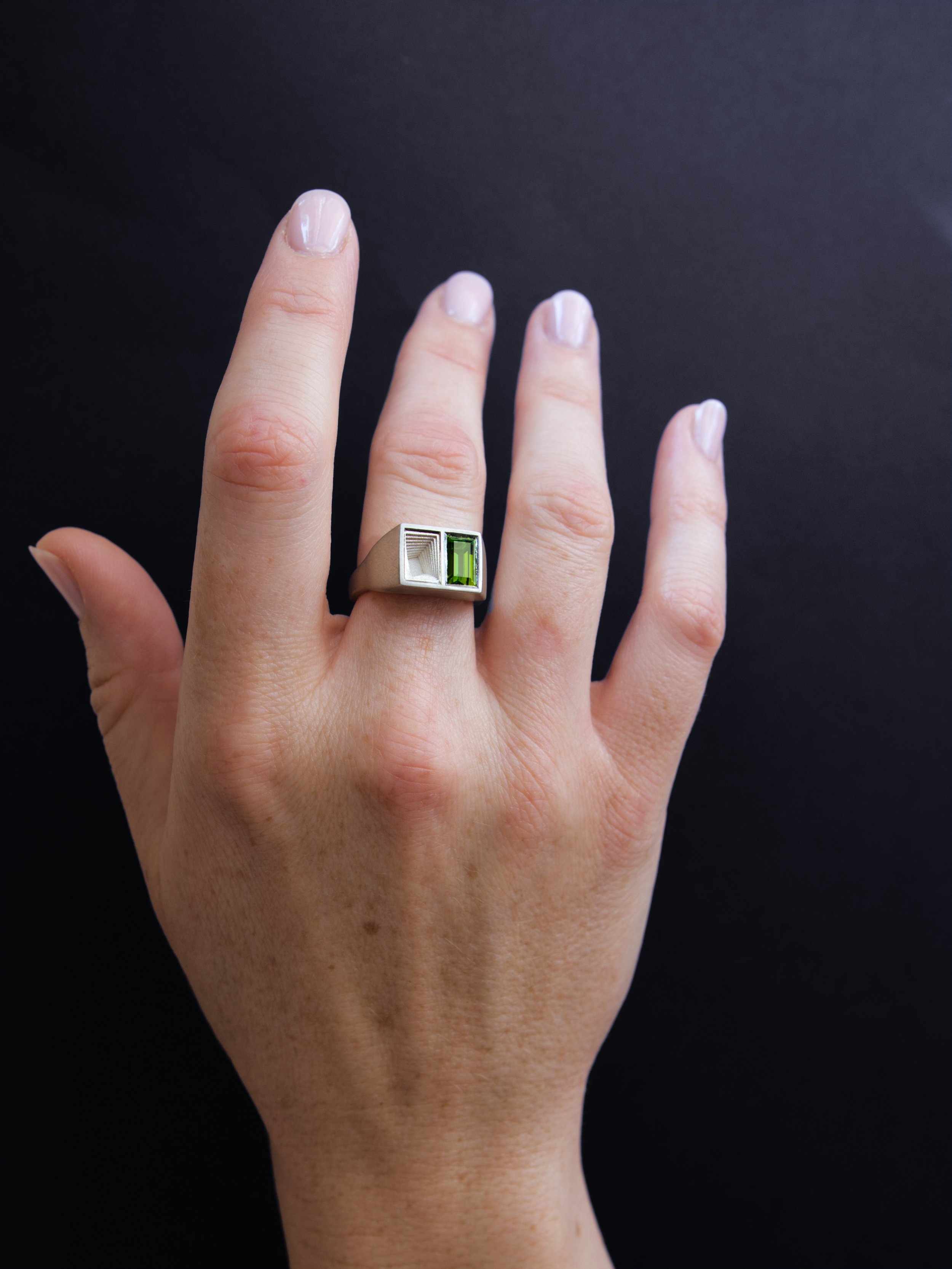 DSC01249_GREEN RING1.jpg