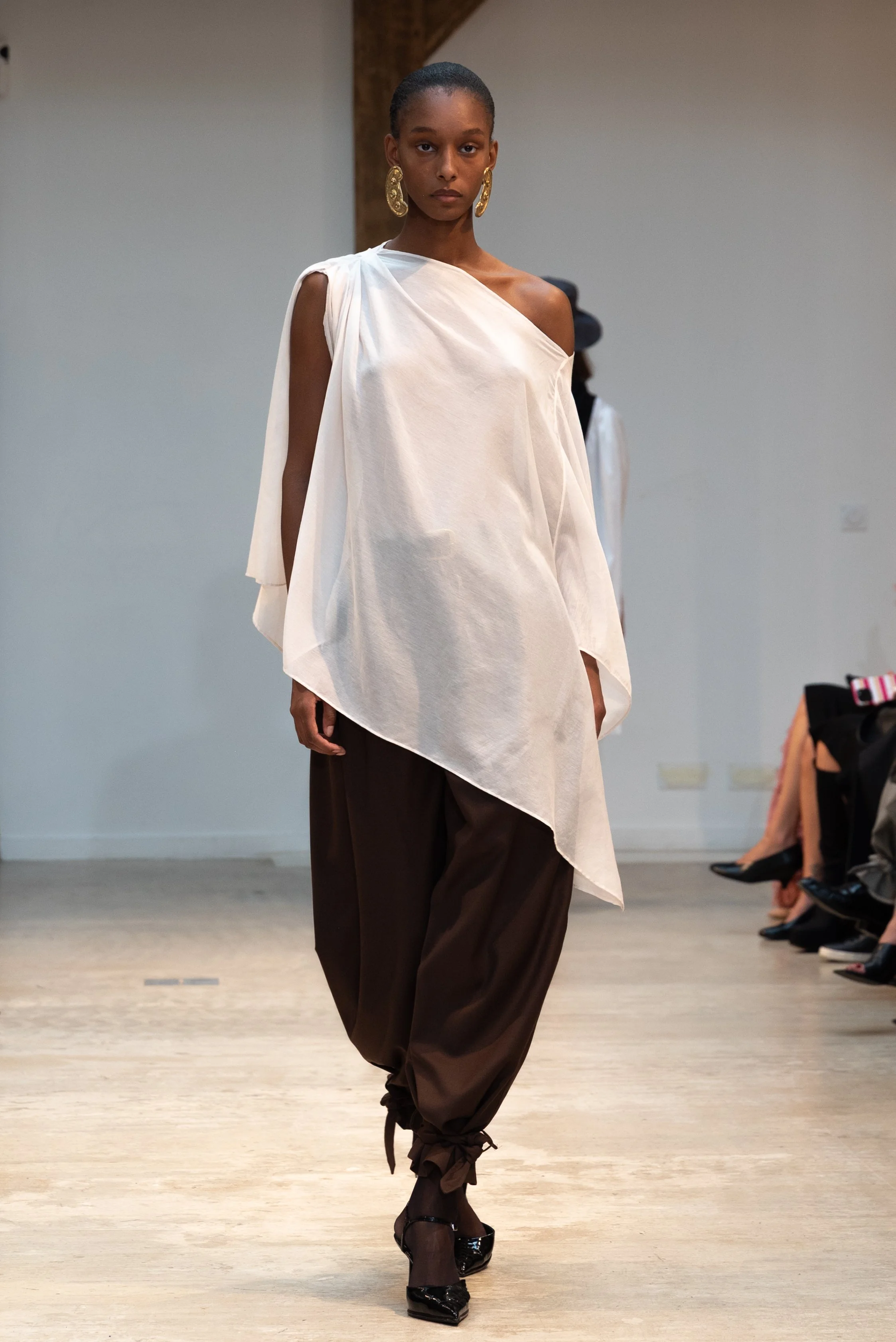 Vautrait SS27 PFW runway