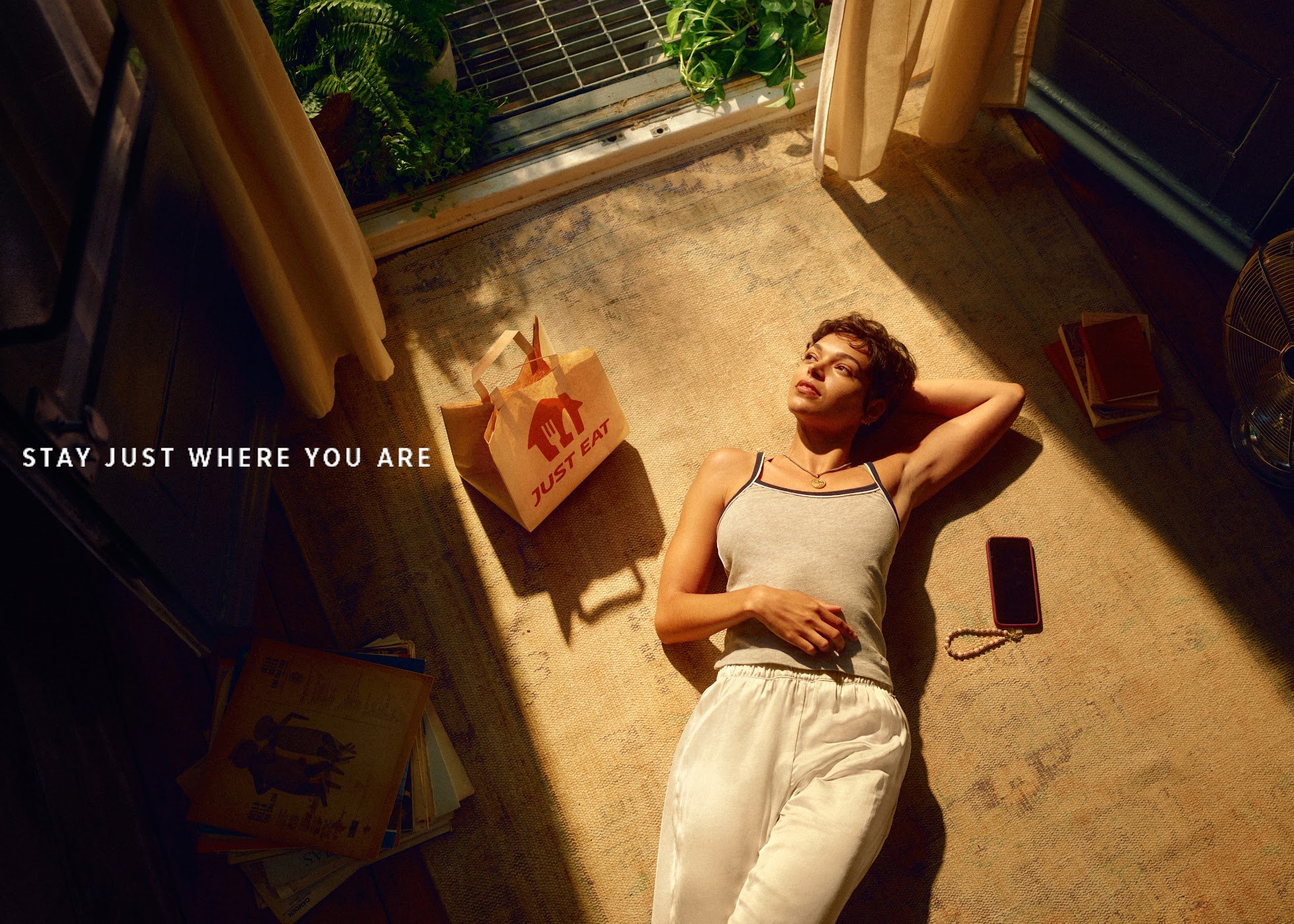 12240_AF_Just_Eat_Shot_01_SUNLIGHT_R8.jpg
