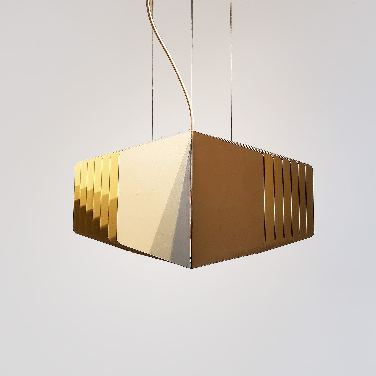 Studio-Botte-Pieces-Uniques-Milhojas-Side.jpg
