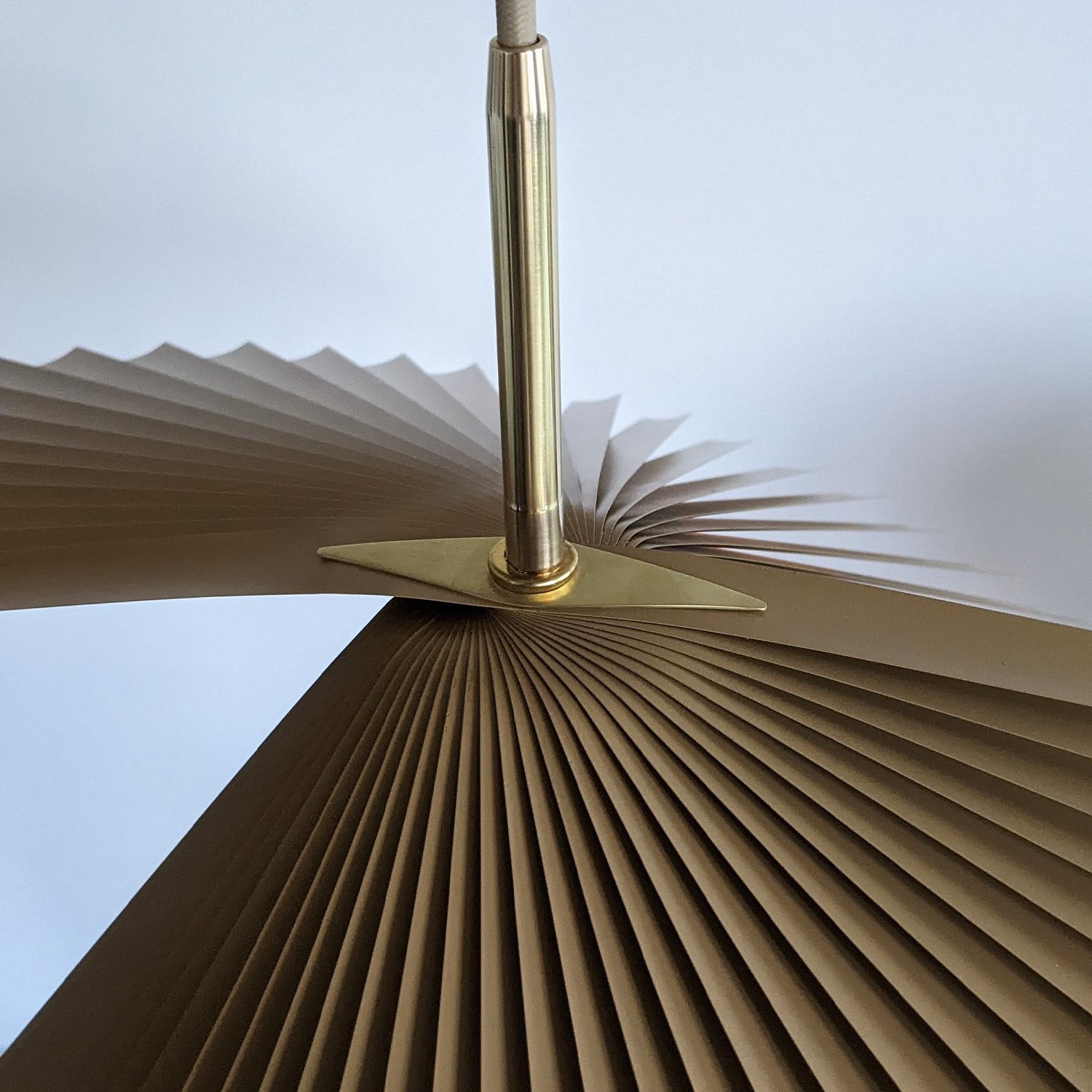Studio-Botte-PDP-Amber-Details-Plug.jpg