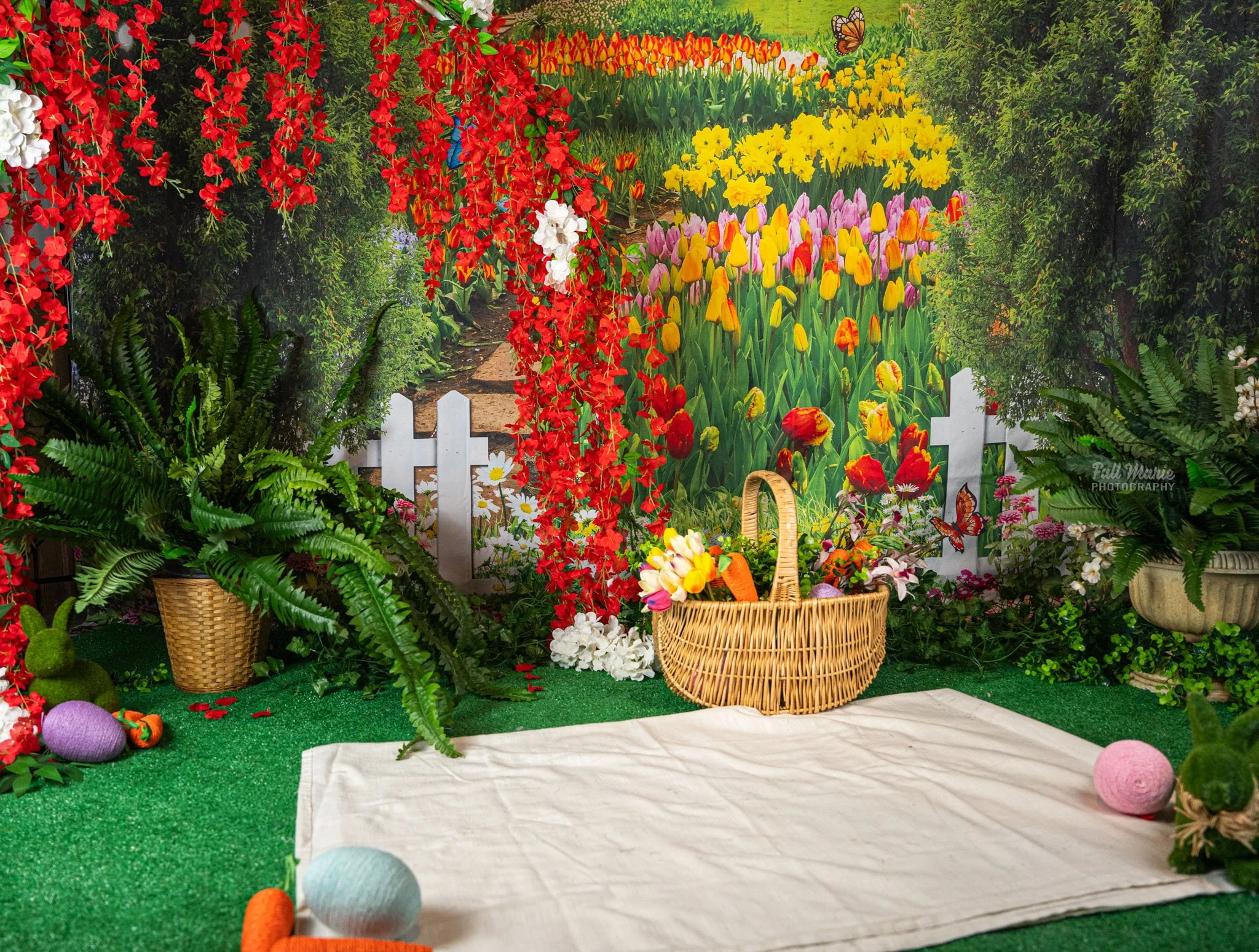 Easter Pawcnic in the GArden: March’s easter photography Set