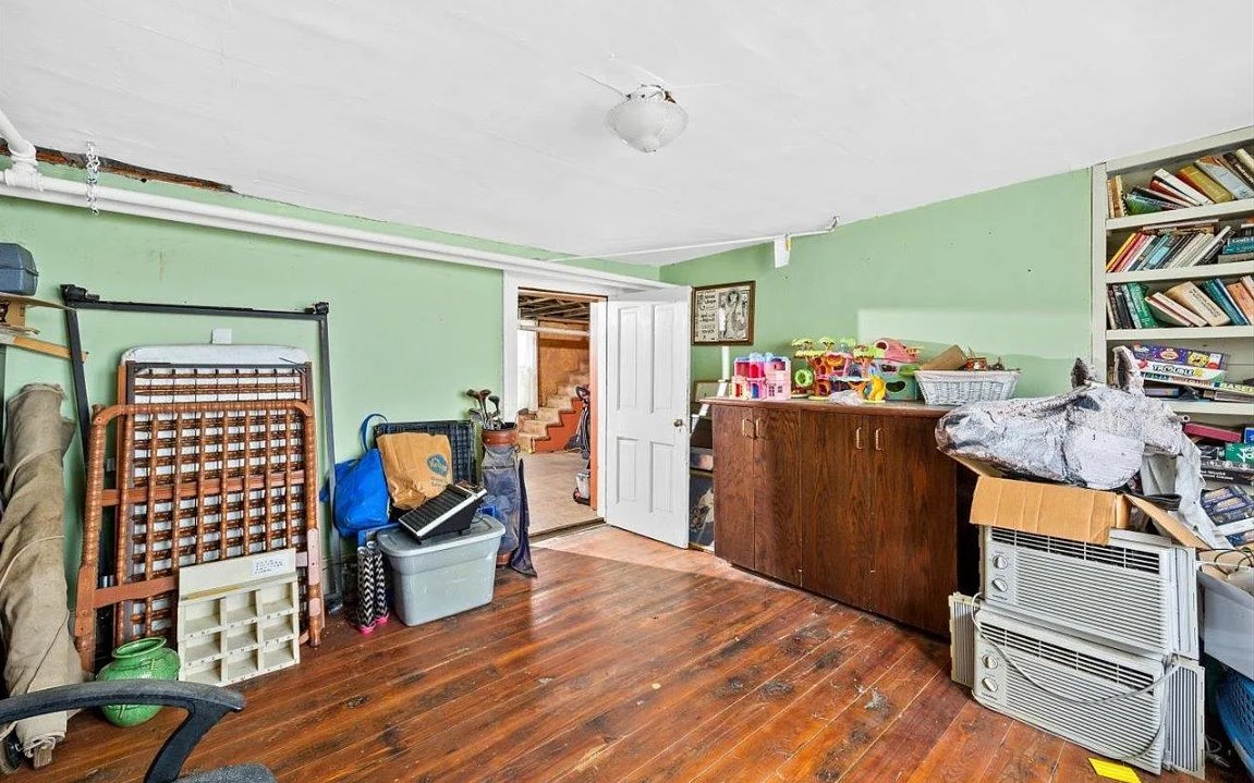 FireShot Capture 985 - 636 W Frederick St, Staunton, VA 24401 - Zillow - www.zillow.com.jpg