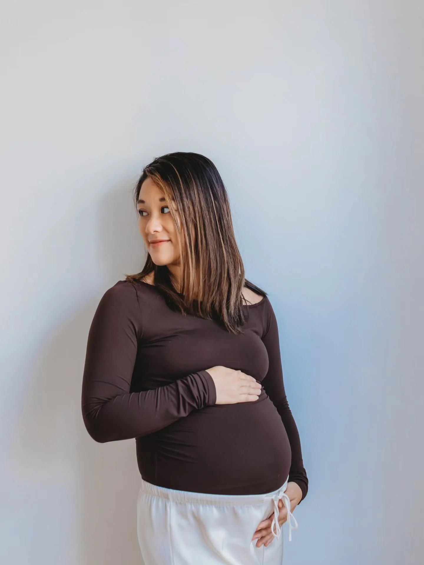 I&rsquo;ve been keeping a little secret from you all&hellip; 🤫✨

I&rsquo;m expecting a tiny human next February! 🍼💛

I like to joke that this will be my third baby &mdash; my first kid, this business, and now this sweet little one on the way.

Yos