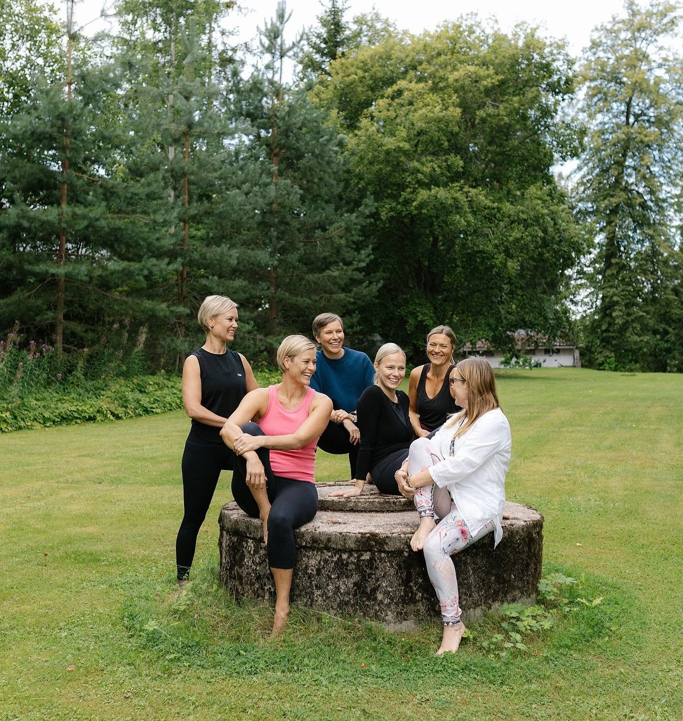 Krapin Umen puistotapahtumien ohjaajilta on julkaistu uusia kursseja, joihin olet tervetullut my&ouml;s matalalla kynnyksell&auml; kertaluontoisesti.

Marjutilla: Kotiinpaluu kehoon ja Lupa lev&auml;ht&auml;&auml; kurssit tiistaisin 

Ullalla: Kundal