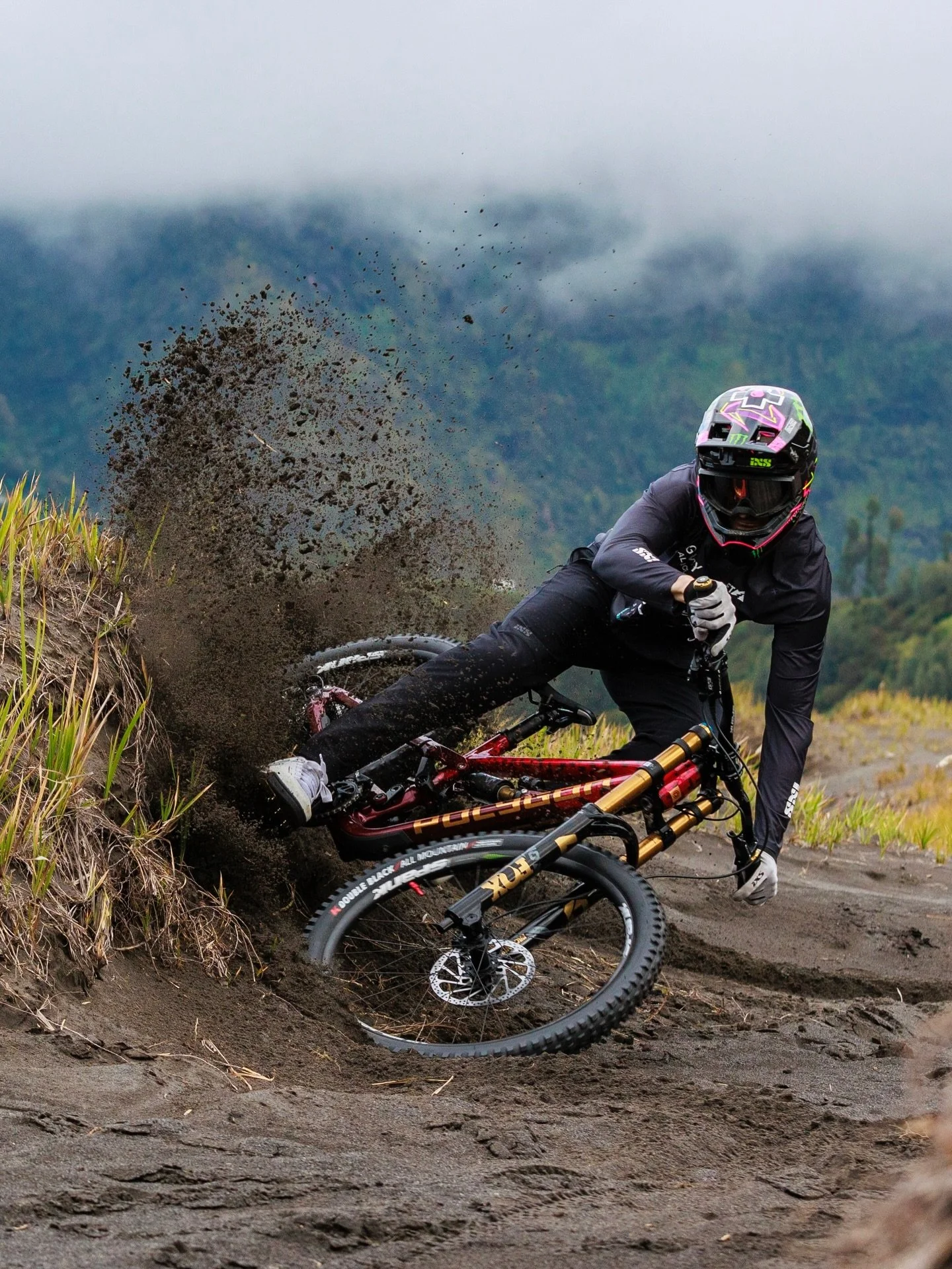 2 icons of the sport reunited 

@samreynolds26  x  @polygonbikes