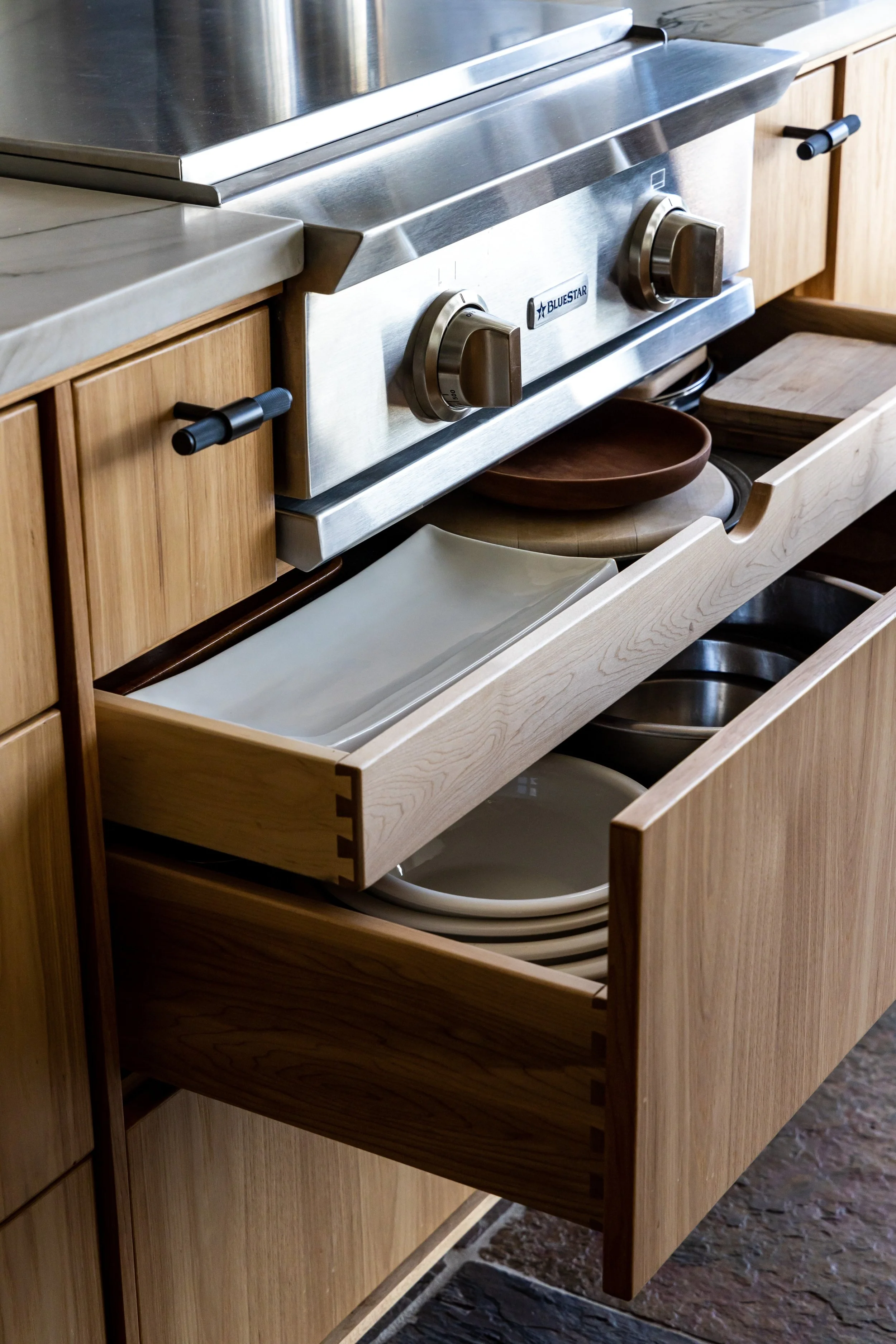 #10 Preissman pot drawer 2500.jpg