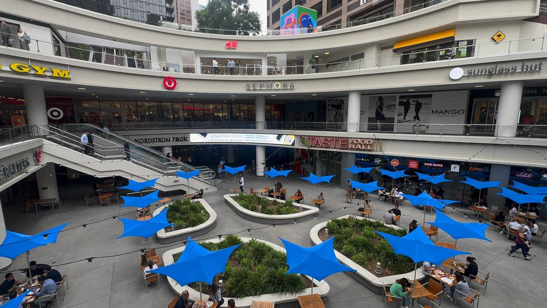 FIG at 7th Shopping Mall