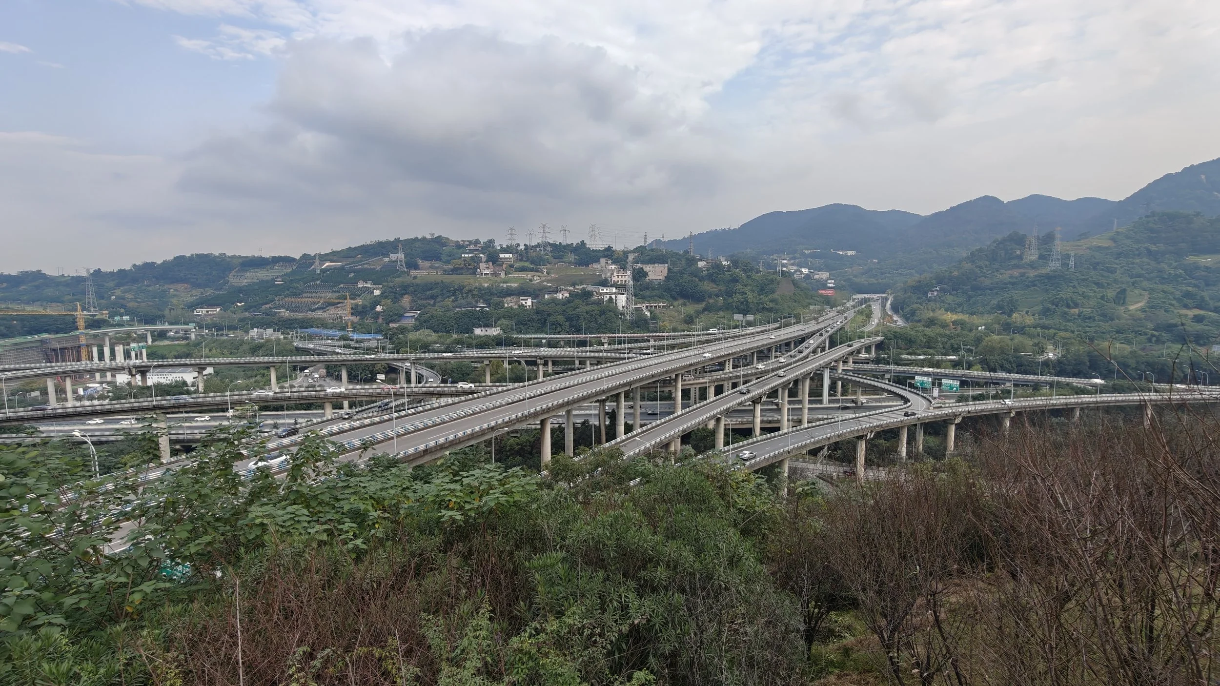 黄桷湾立交 (Huangjuewan Junction)