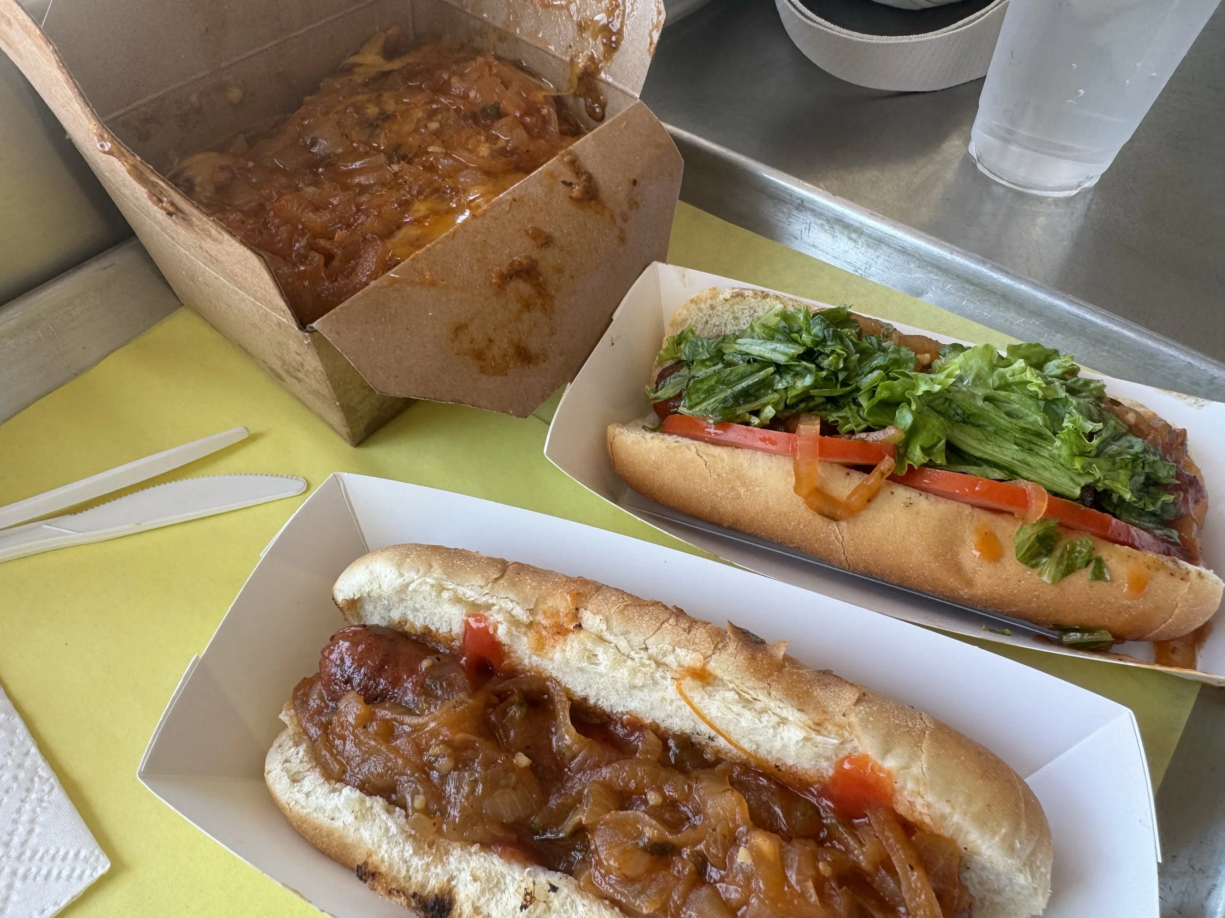 Chli Dog - Earle's On Crenshaw