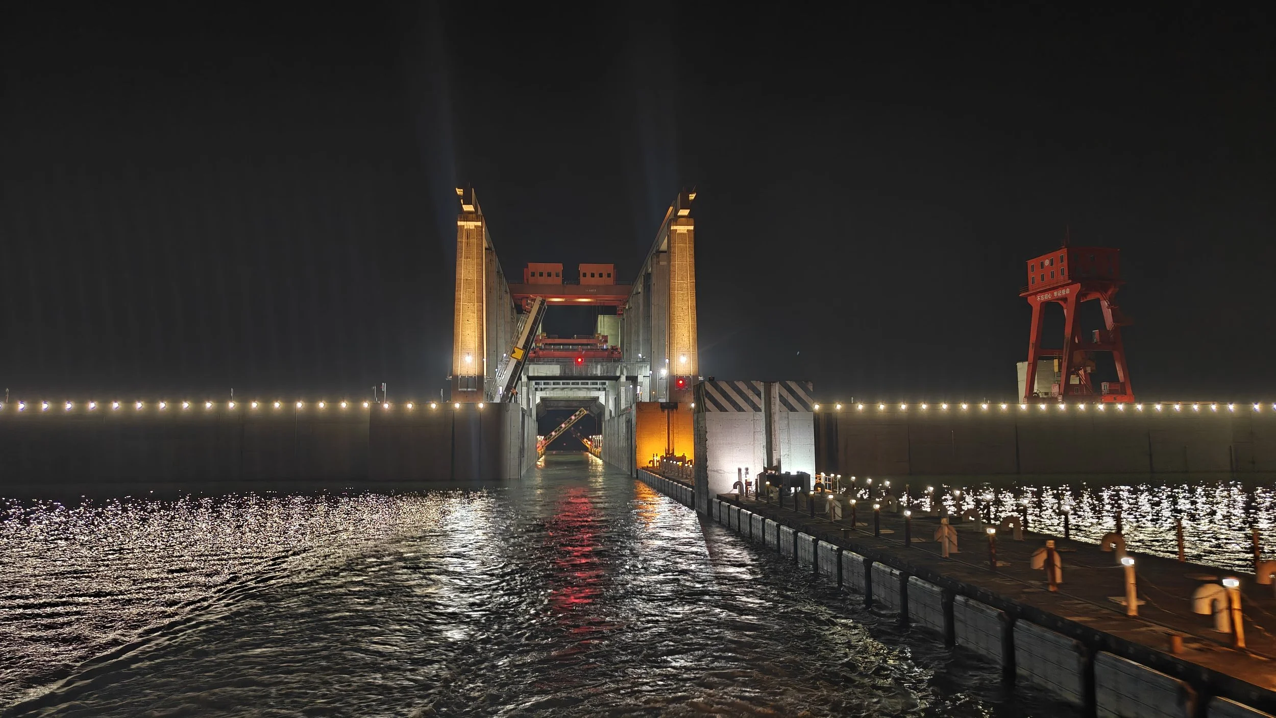 三峡大坝 (Three Gorges Dam) Post-Ship Lift