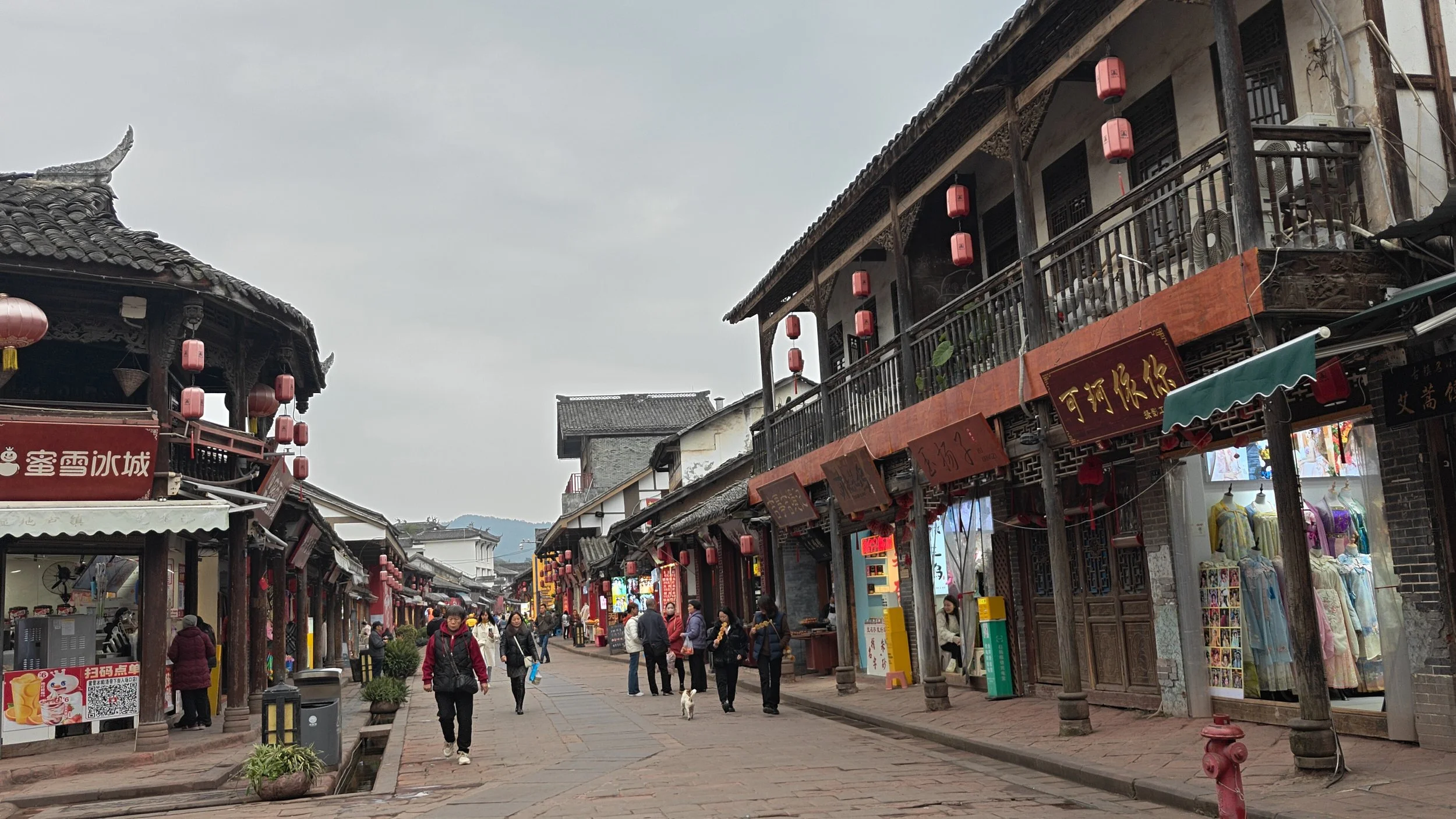洛带古 (Luodai Ancient Town)