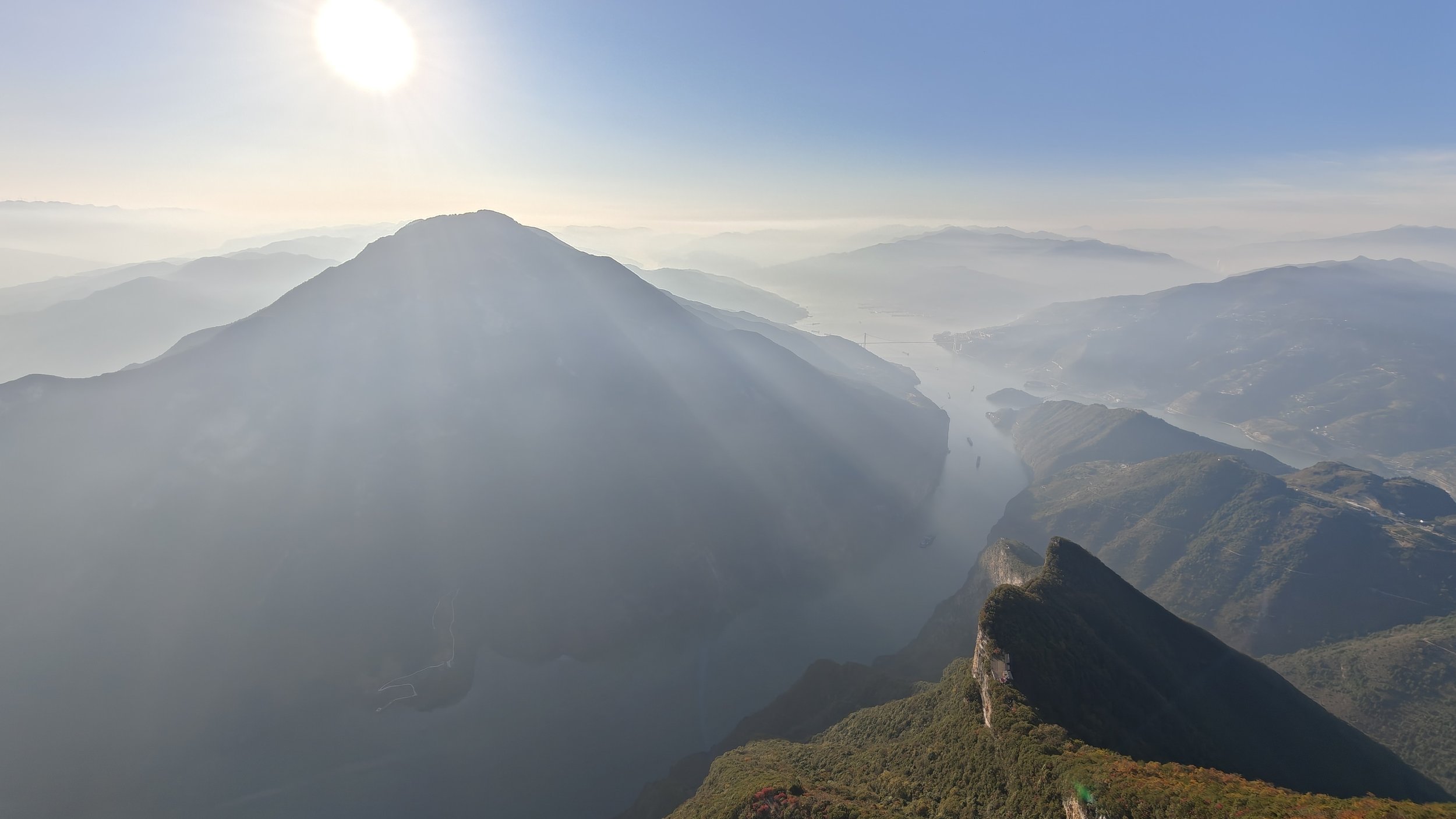 三峡之巅的风景 (Three Gorges Summit Landscape)