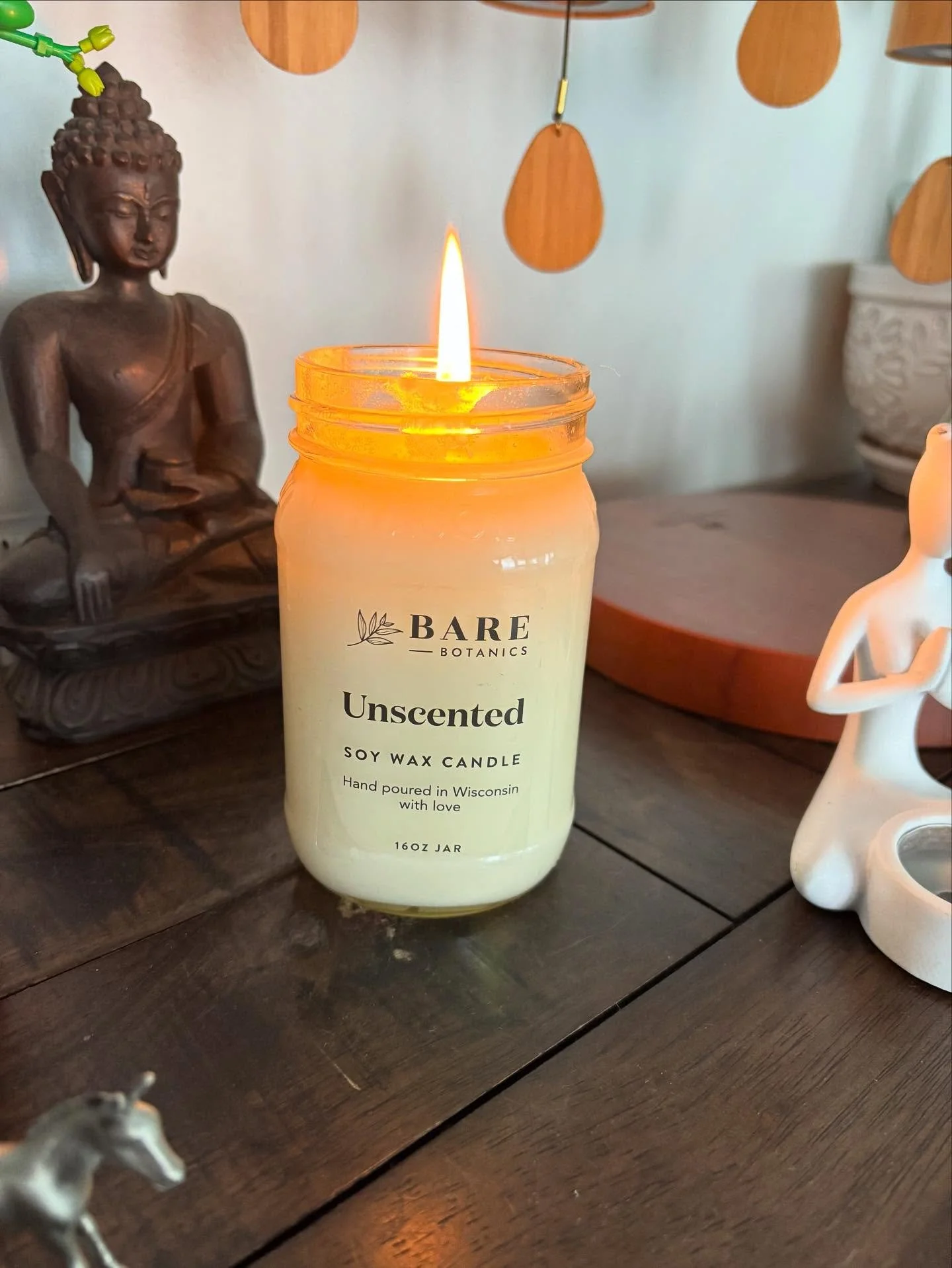 With consideration to all, we are moving away from scented candles and burning incense and sage.
Everyone at YOGA BAR is committed to providing a safe and inclusive environment. 
All are welcome. 🙏🏽
All our loved. 💗