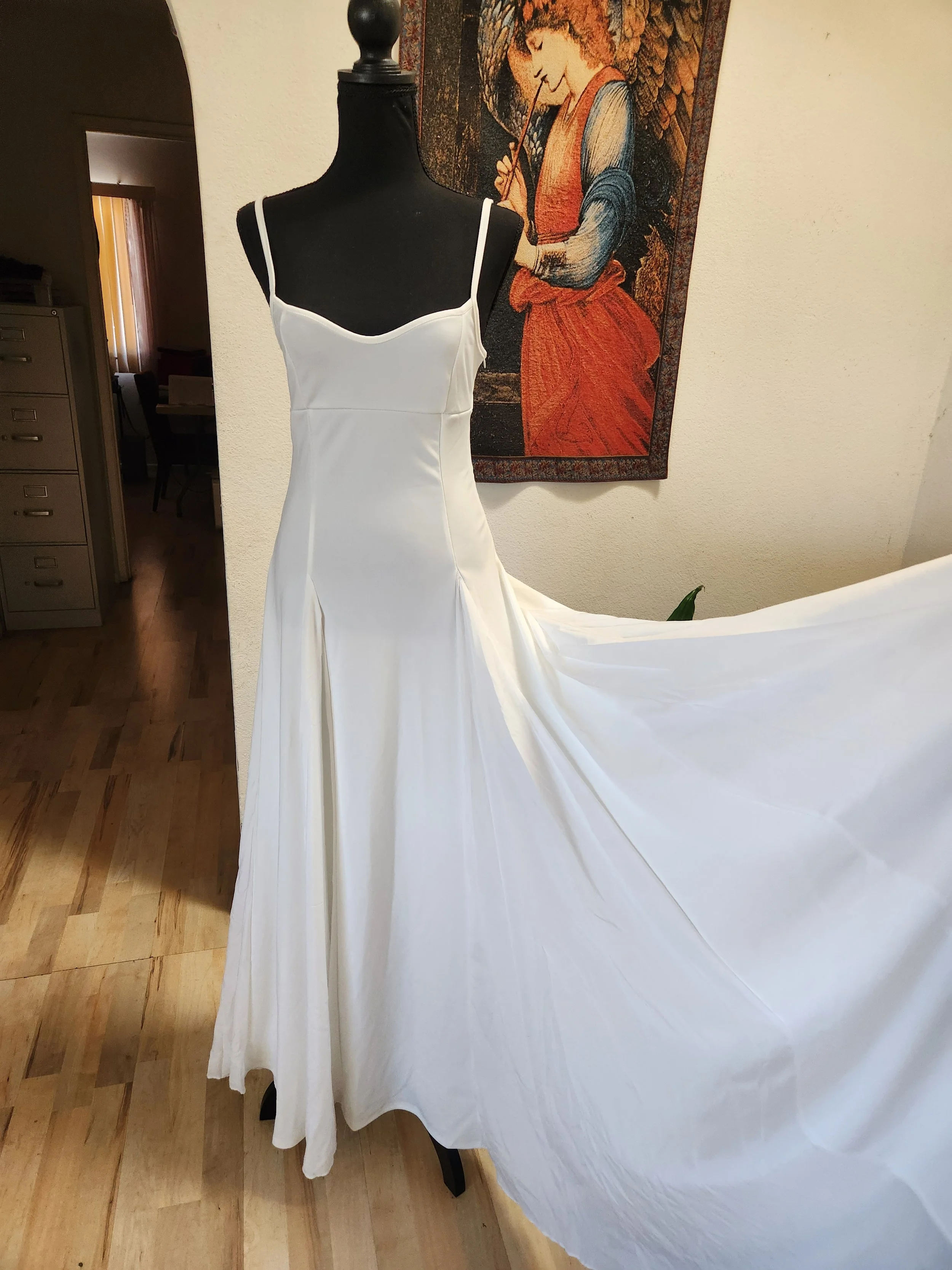 Thick Fabricated White Wedding Dress